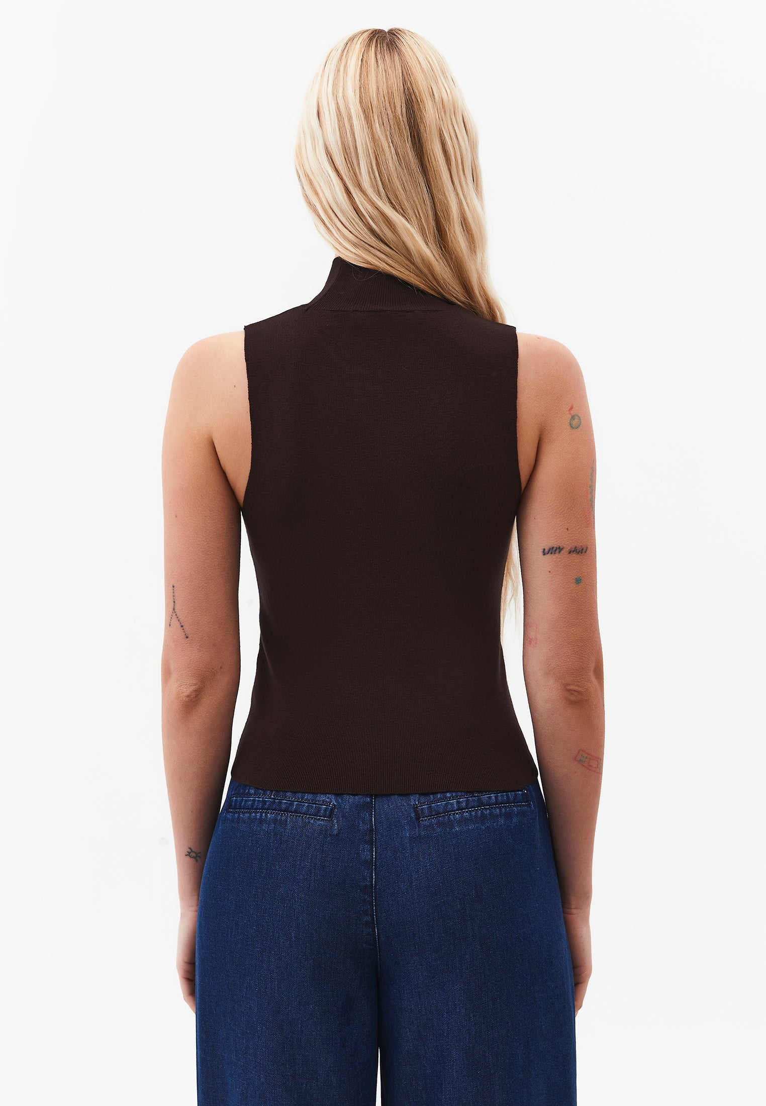 High Neck Slim Tank Top - CHOCOLATE TORTE