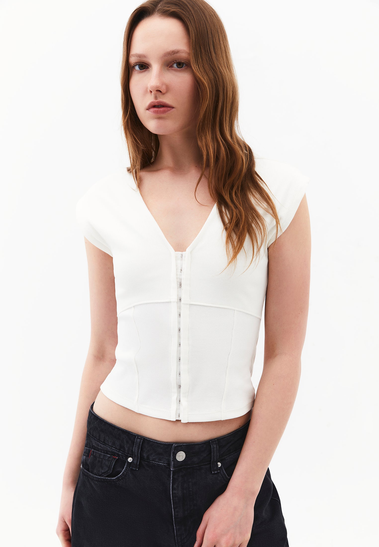 V Neck Bodycon T-Shirt - CLOUD DANCER