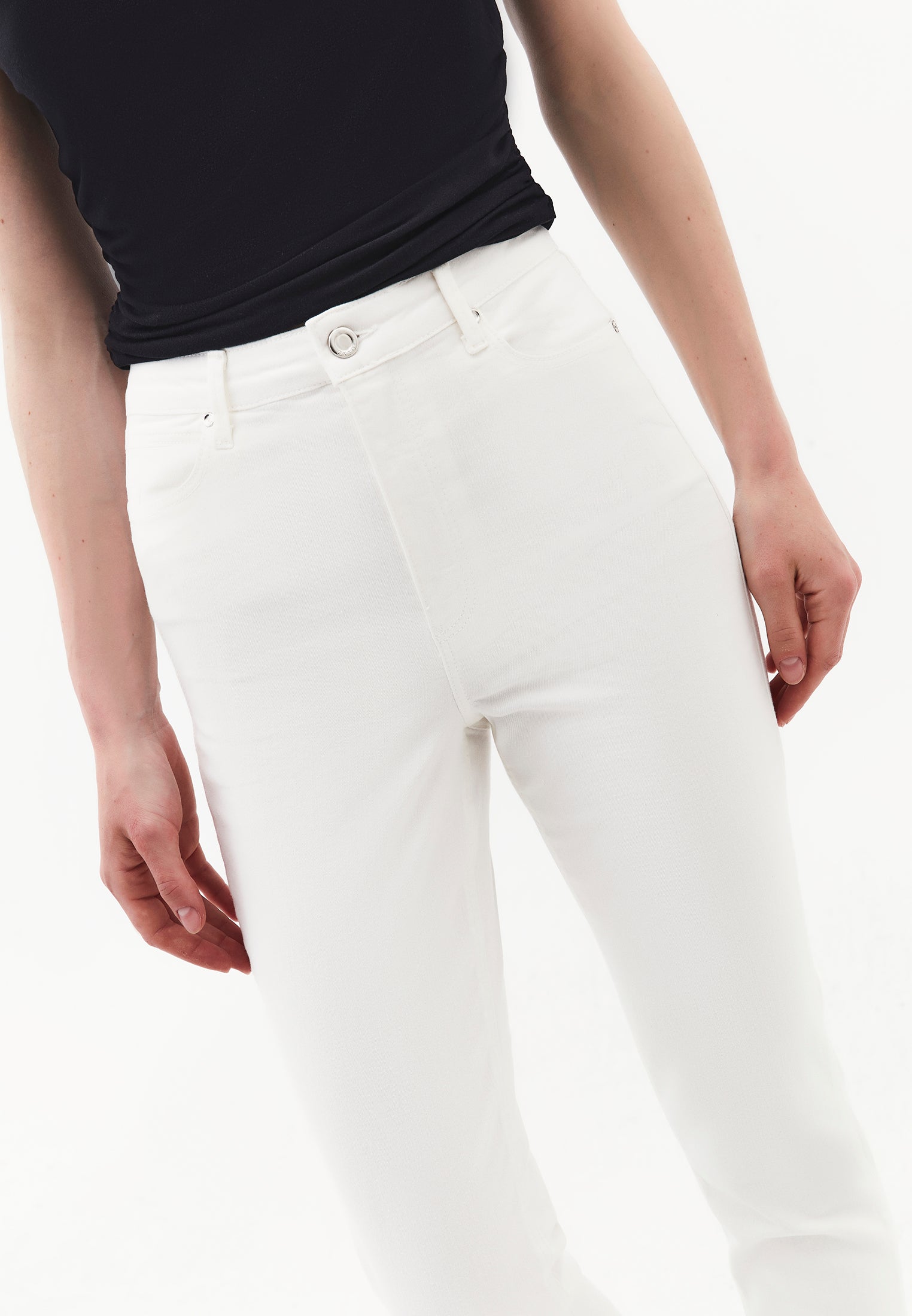 High Waist Pants With Pocket Details And Slim Leg - CLOUD DANCER
