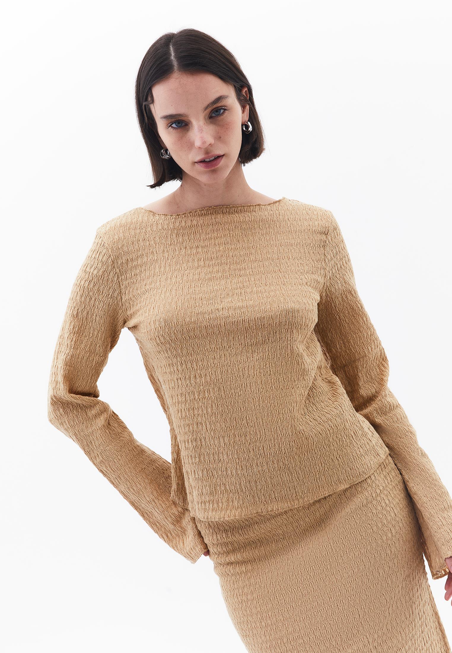 V Neck T-Shirt - CURDS WHEY