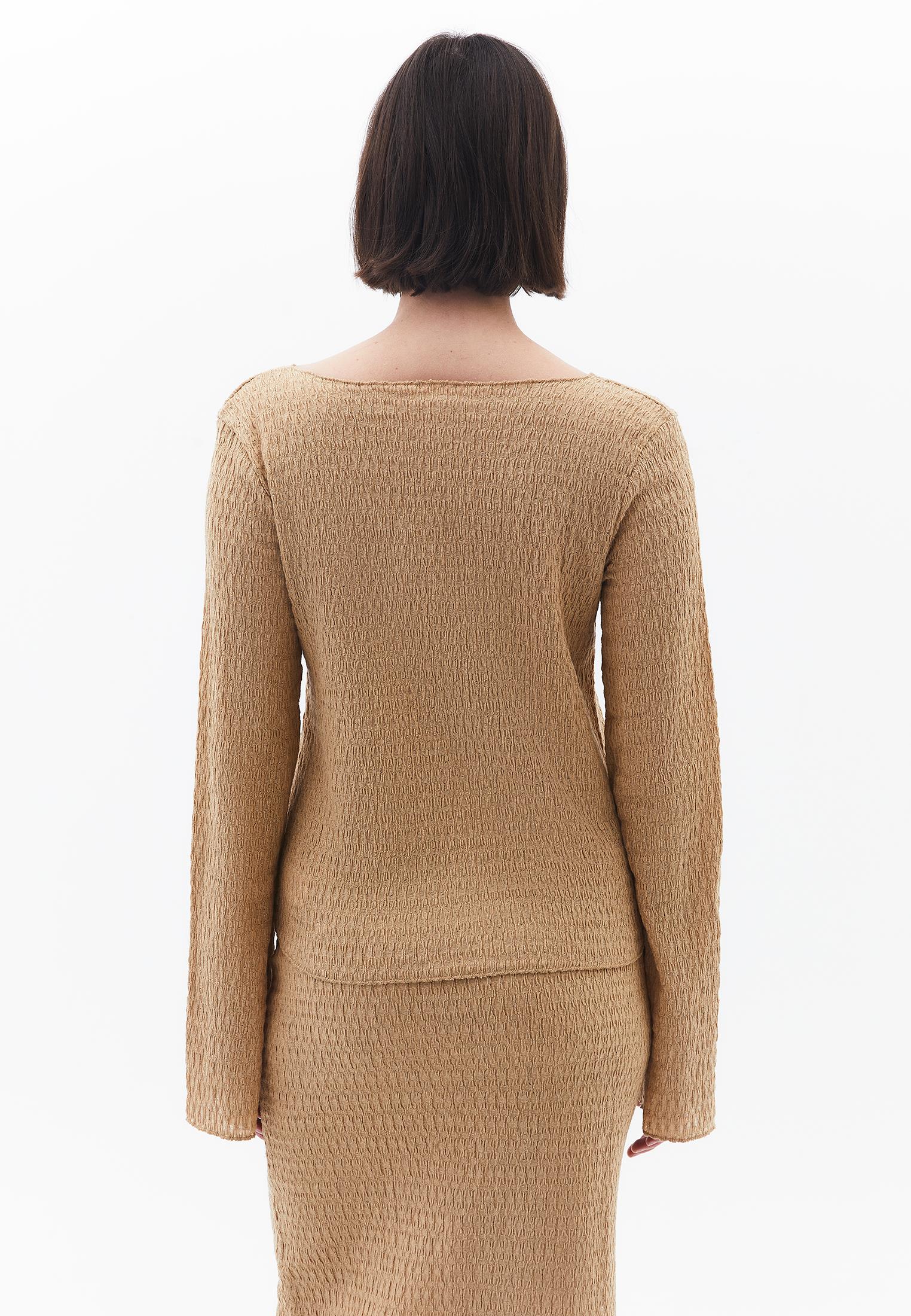 V Neck T-Shirt - CURDS WHEY