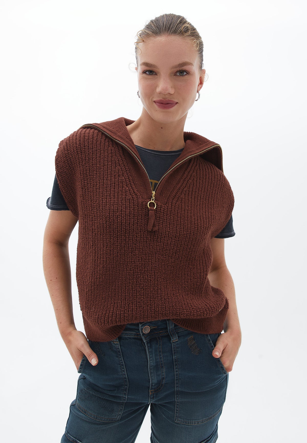 Sleeveless Vest With Polo Collar - DOWNTOWN BROWN