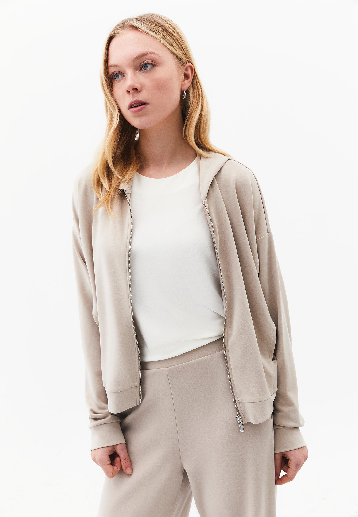 Long Sleeved Sweatshirt With Pocket Detail - FEATHER GRAY