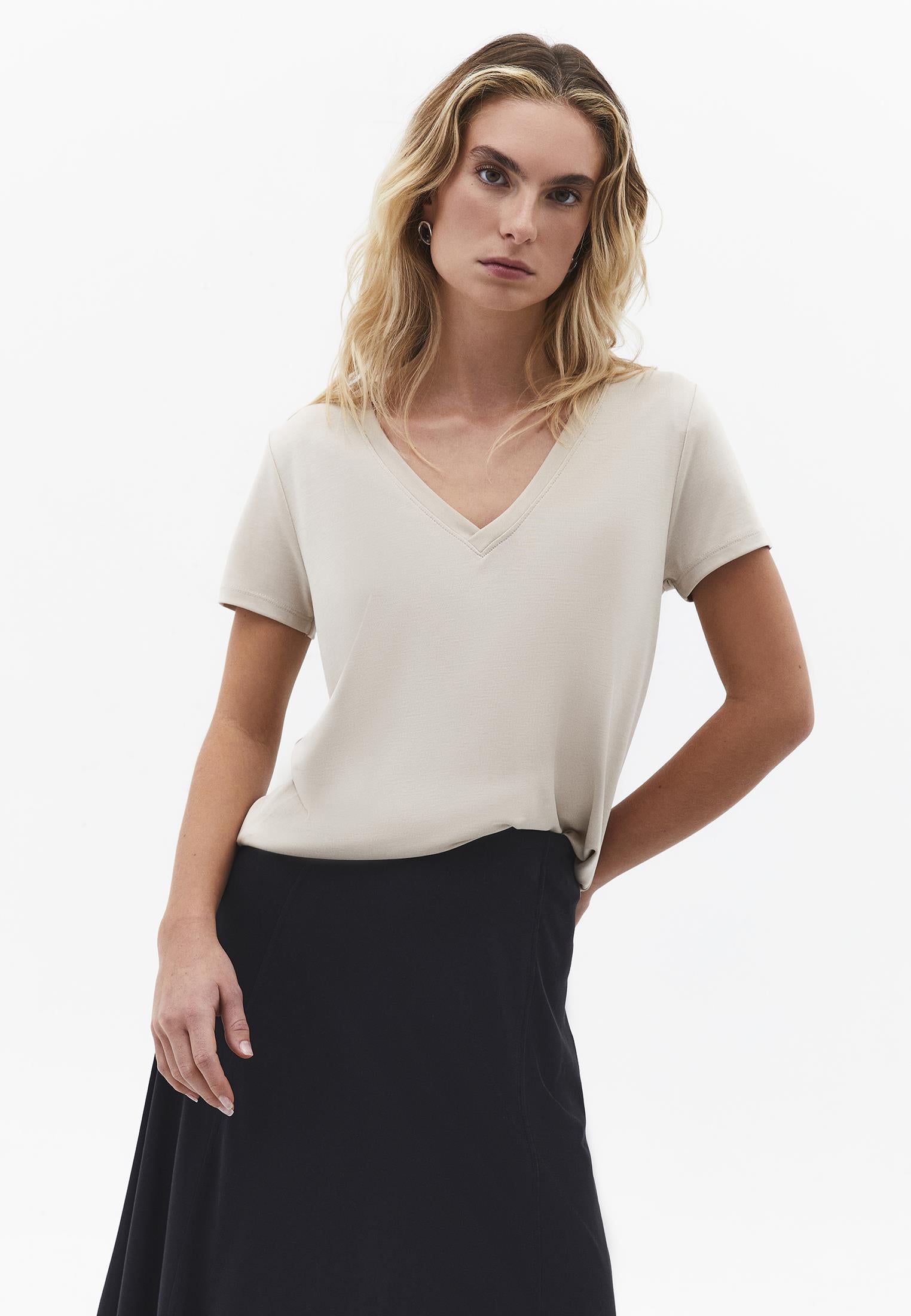 V Neck T-Shirt - FEATHER GRAY