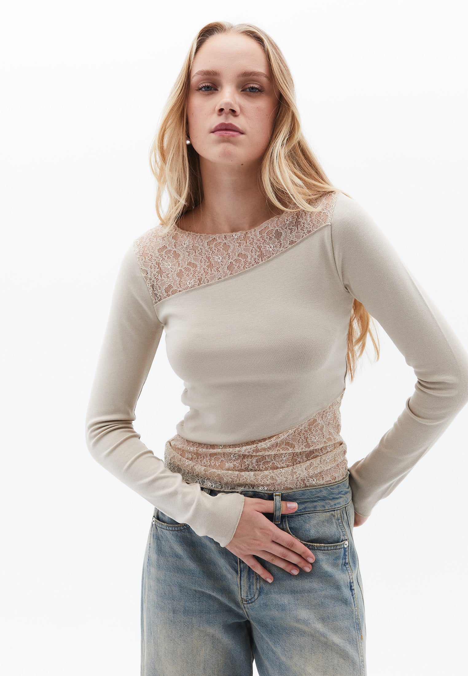 Closed Cut Long Sleeve Crew Neck T-Shirt - FEATHER GRAY