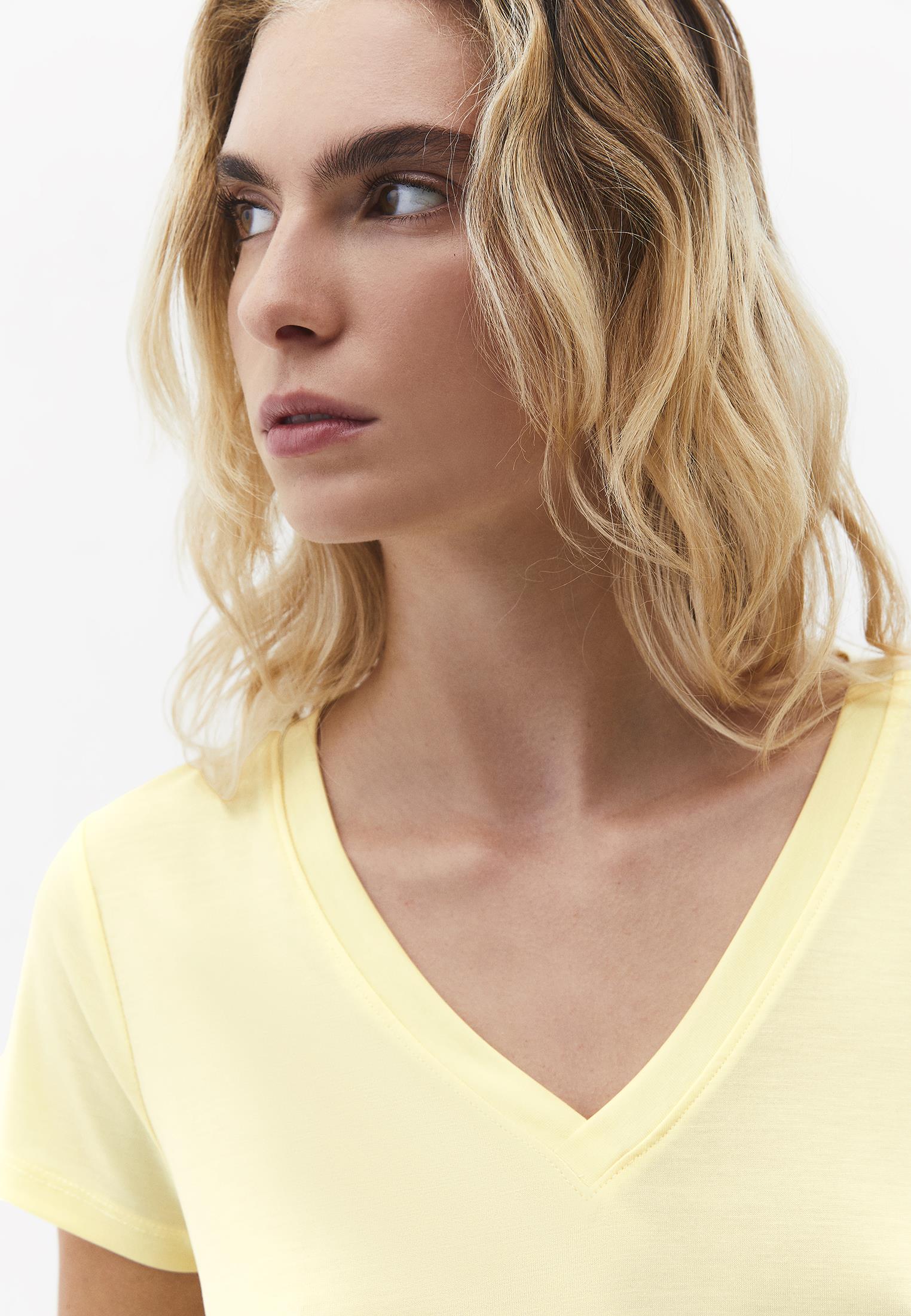 V Neck T-Shirt - FLAN