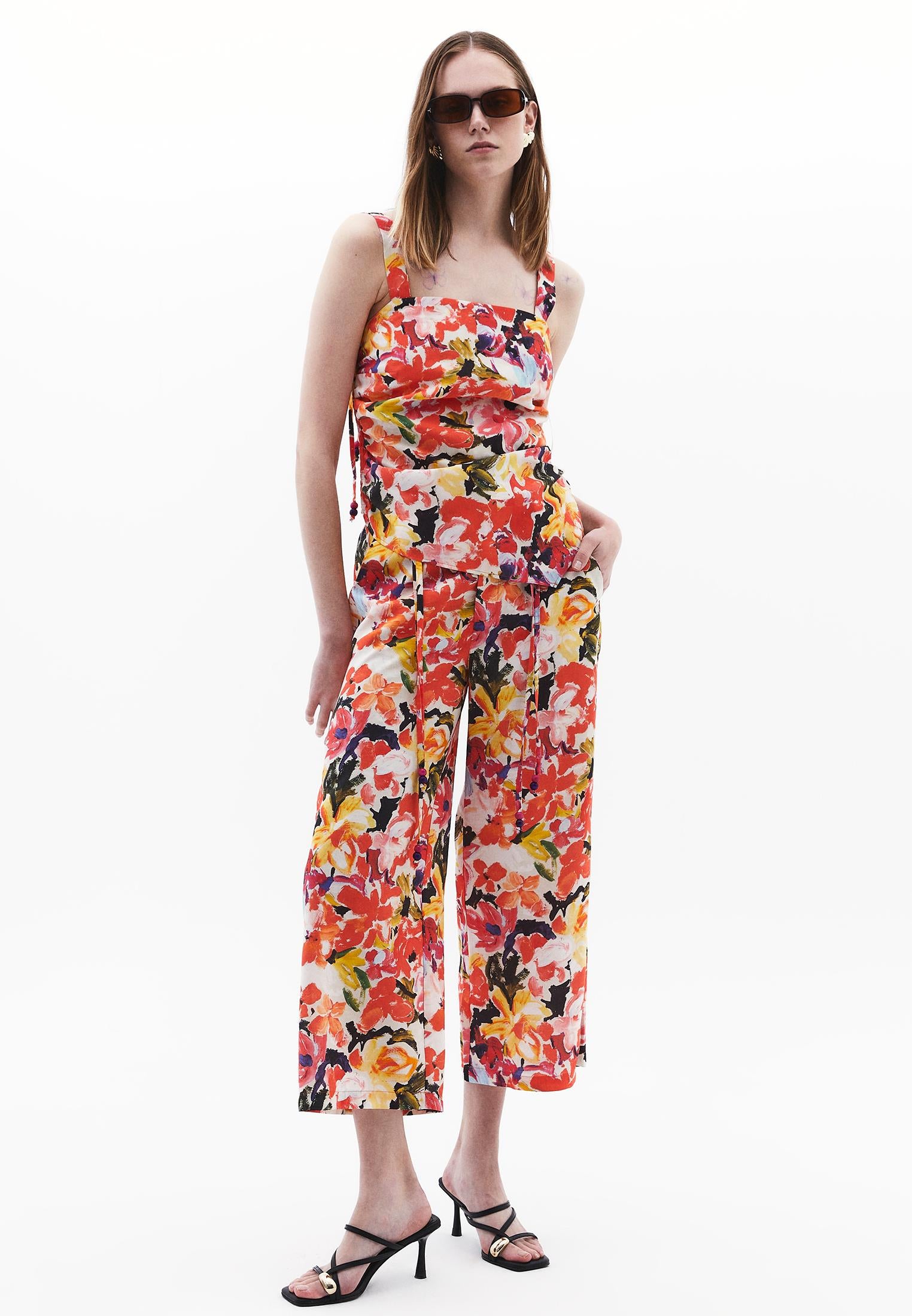 Sleeveless Square Neck Tank Top - FLOWER COMB