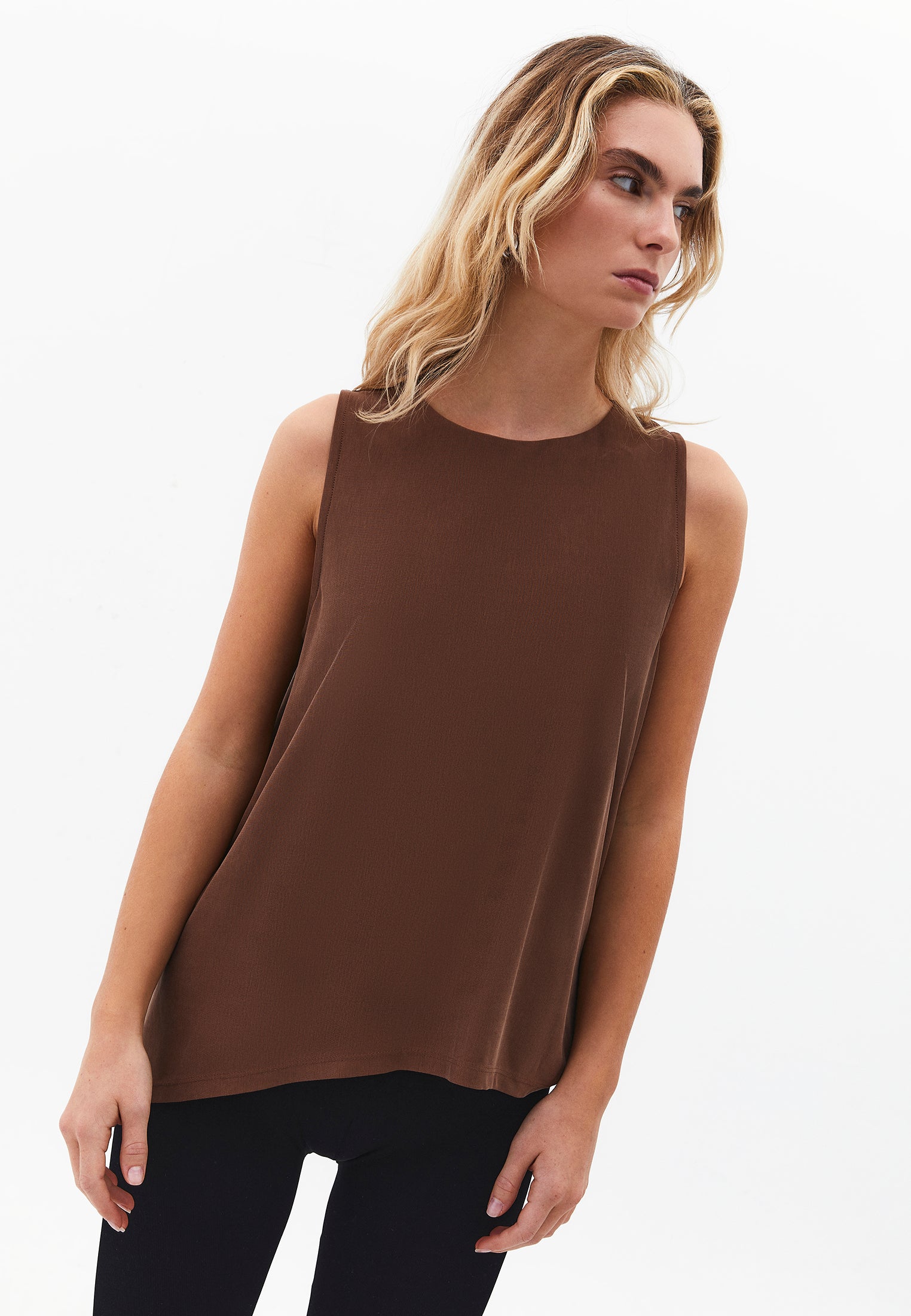 Crew Neck Loose Fit Tank Top - FONDUE FUDGE