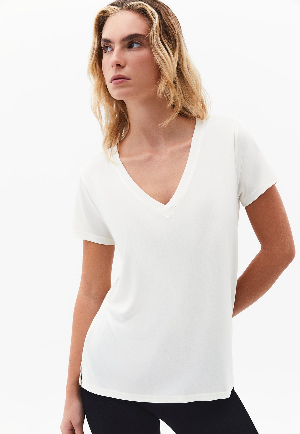 Short Sleeve V Neck T-Shirt - ICE MILK