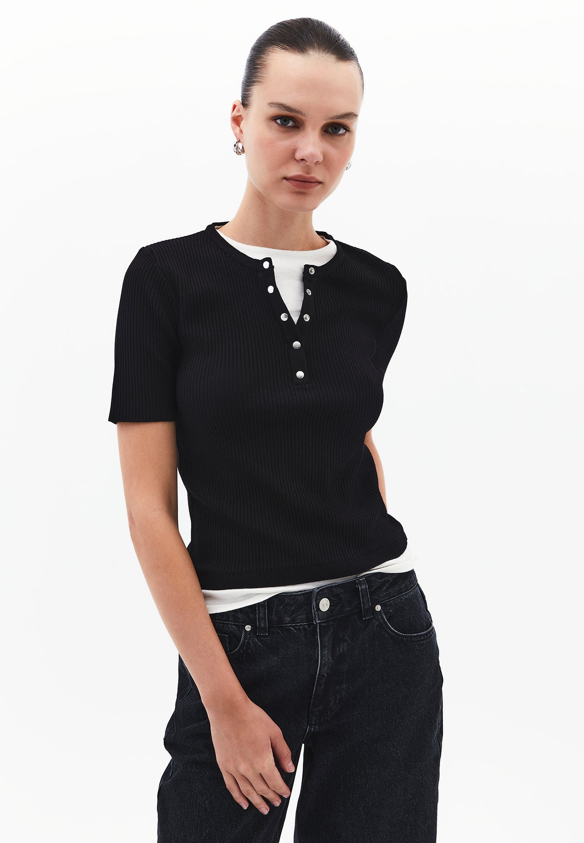 Crew Neck T-Shirt - BLACK/ICE MILK
