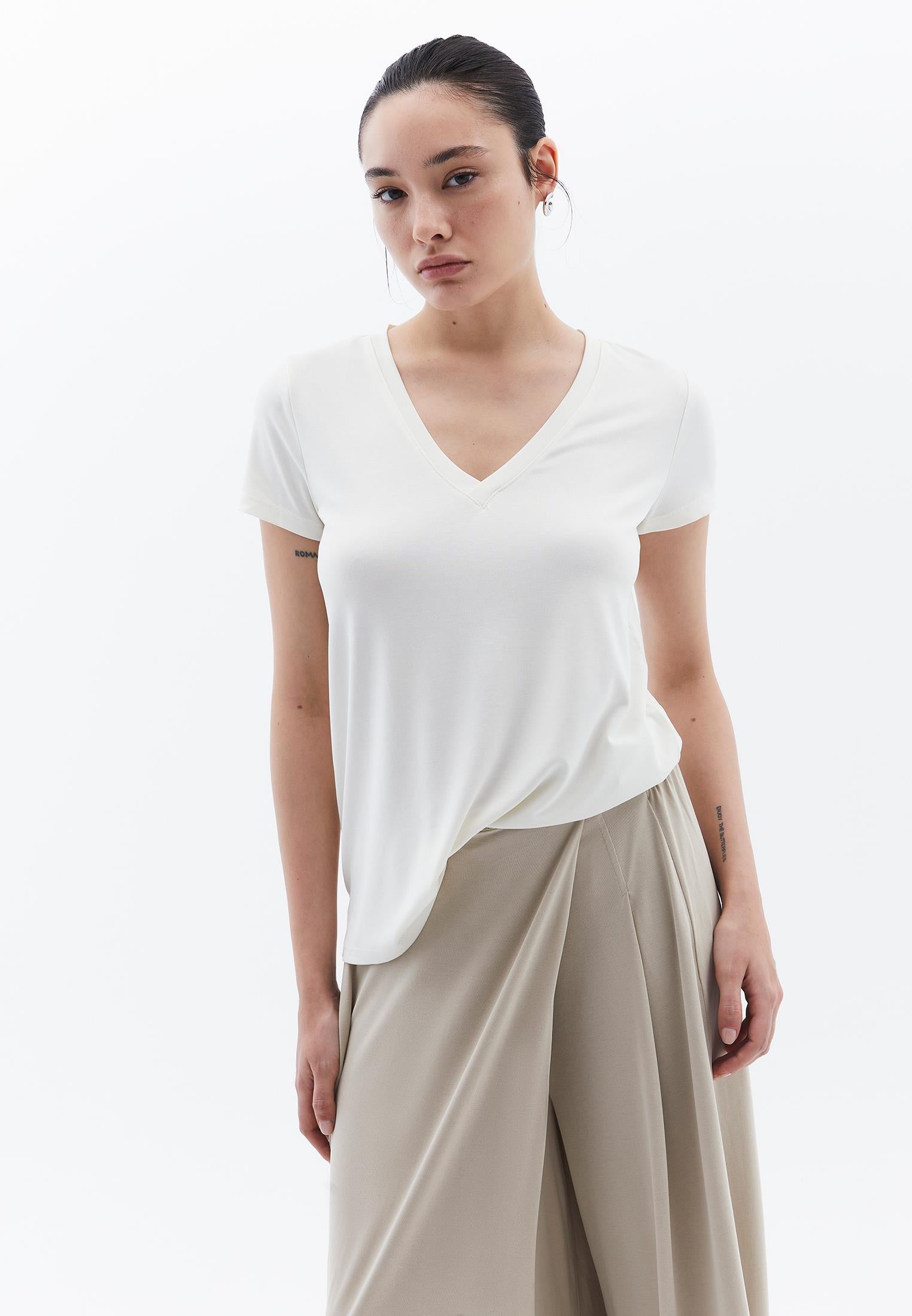 V Neck Short Sleeve T-Shirt - ICE MILK