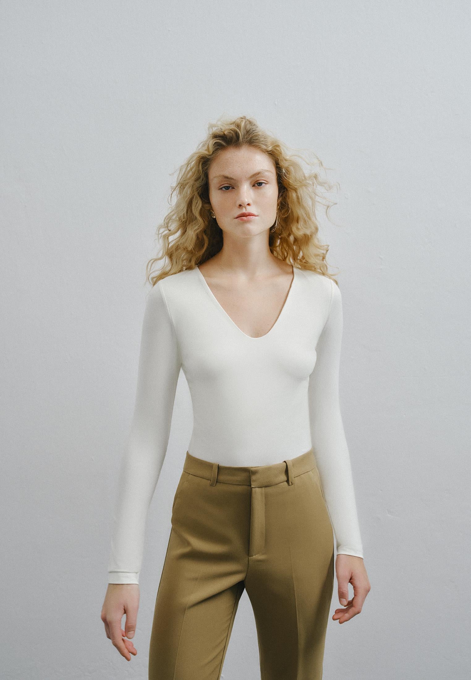 Long Sleeve V Neck Bodycon T-Shirt - ICE MILK