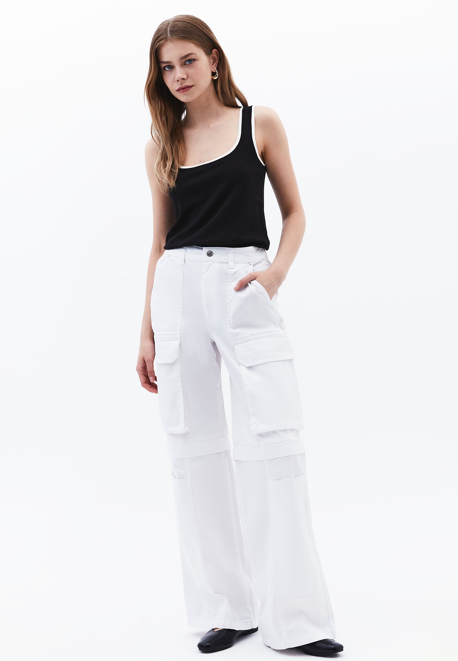 Square Neck Sleeveless Standard Tank Top - BLACK/ICE MILK