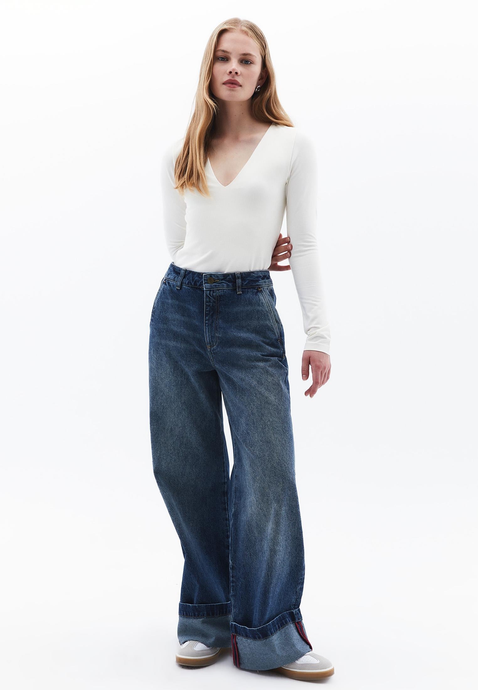 V Neck Long Sleeve T-Shirt - ICE MILK