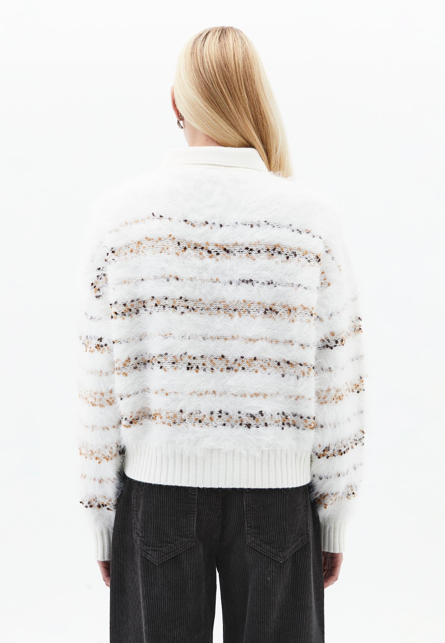 Comfortable Crew Neck Sweater - ICE MILK
