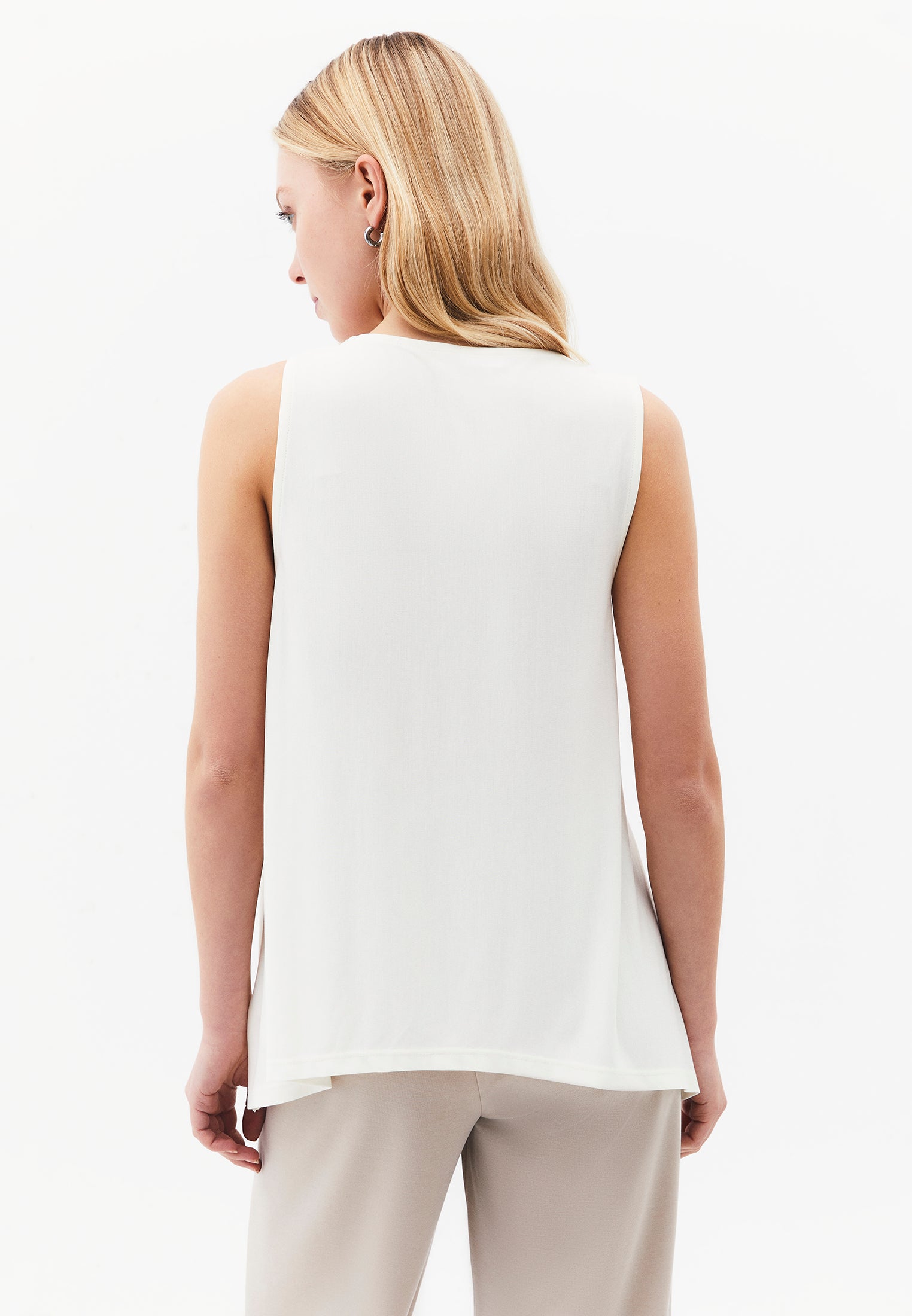 Crew Neck Loose Fit Tank Top - ICE MILK
