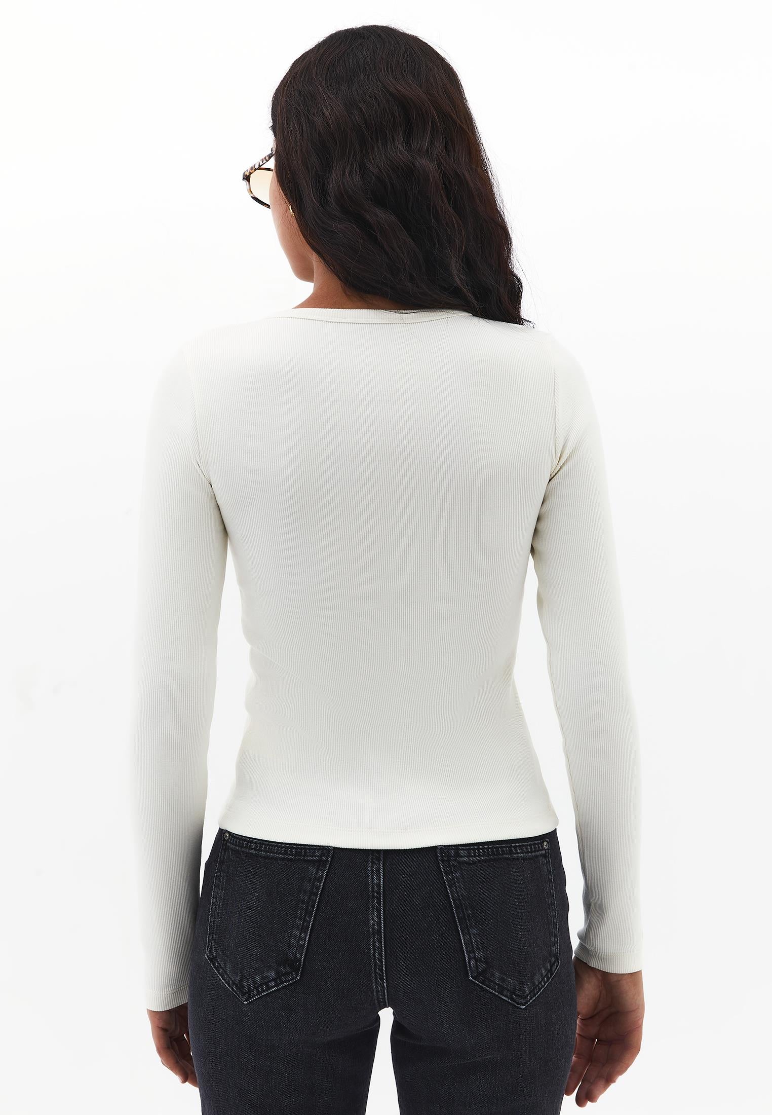 Crew Neck Long Sleeve T-Shirt - ICE MILK