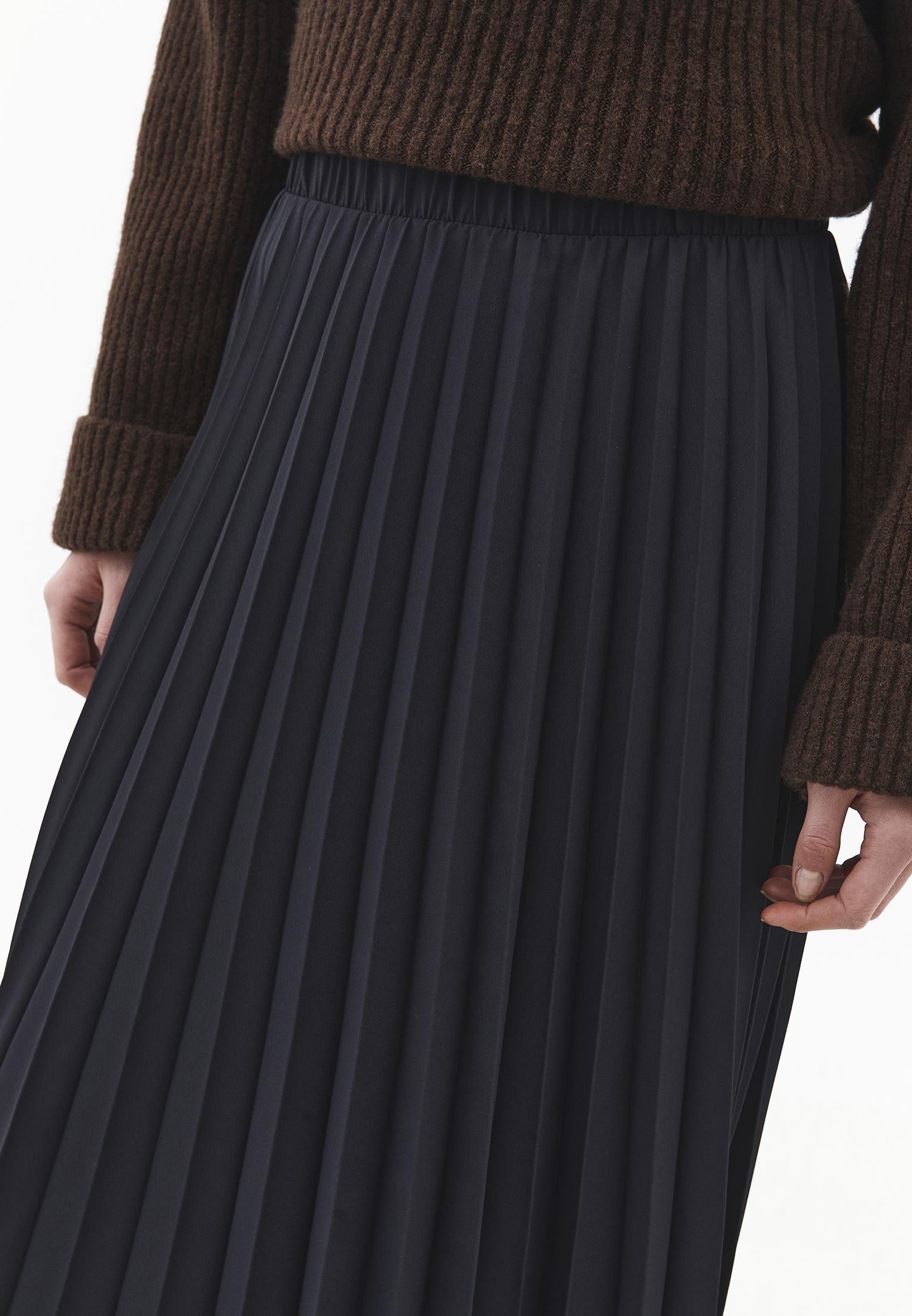 Elastic Waist Pleated Long A-Line Skirt - JET BLACK