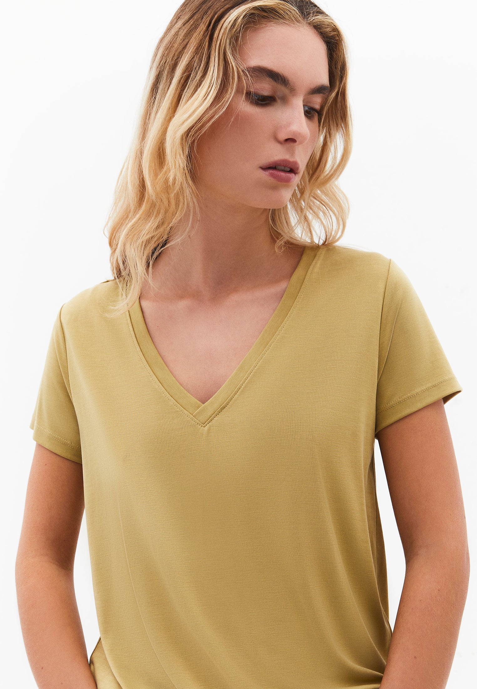 V Neck T-Shirt - KHAKI