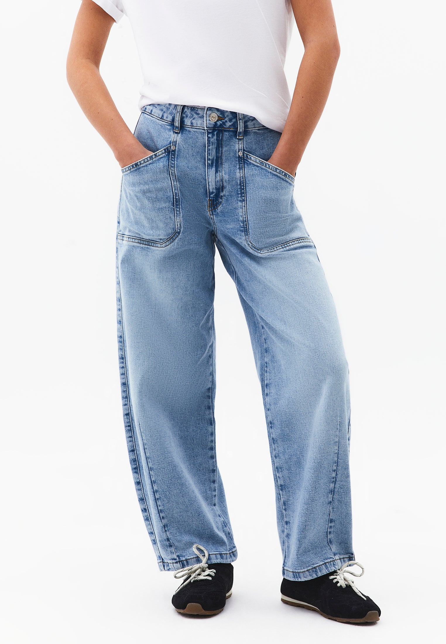 Pocket Detailed Barrel Leg Trousers - LIGHT BLUE DENIM