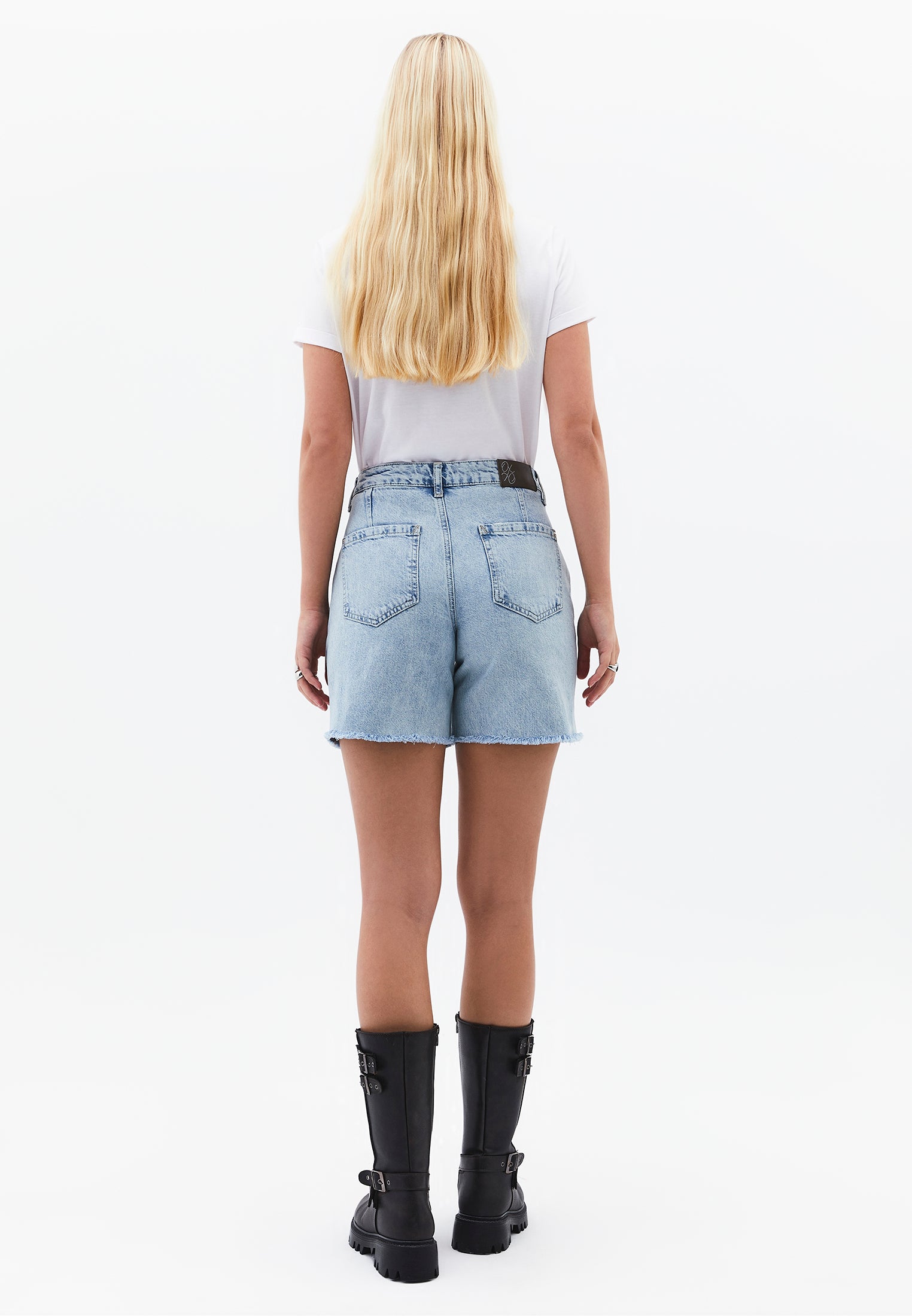 Pocket Detailed Short Shorts - LIGHT BLUE DENIM
