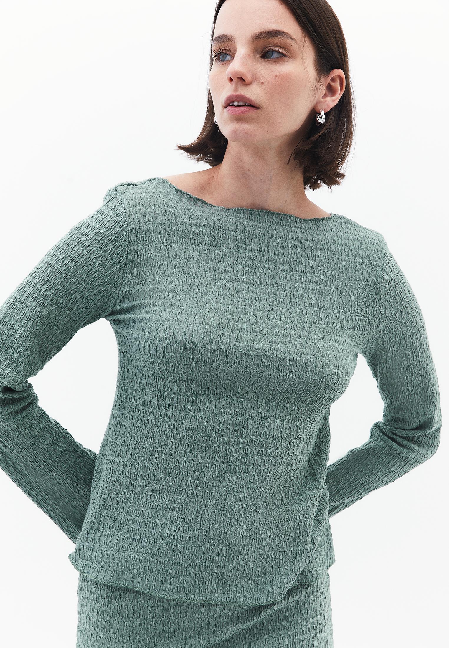 V Neck T-Shirt - LILY PAD