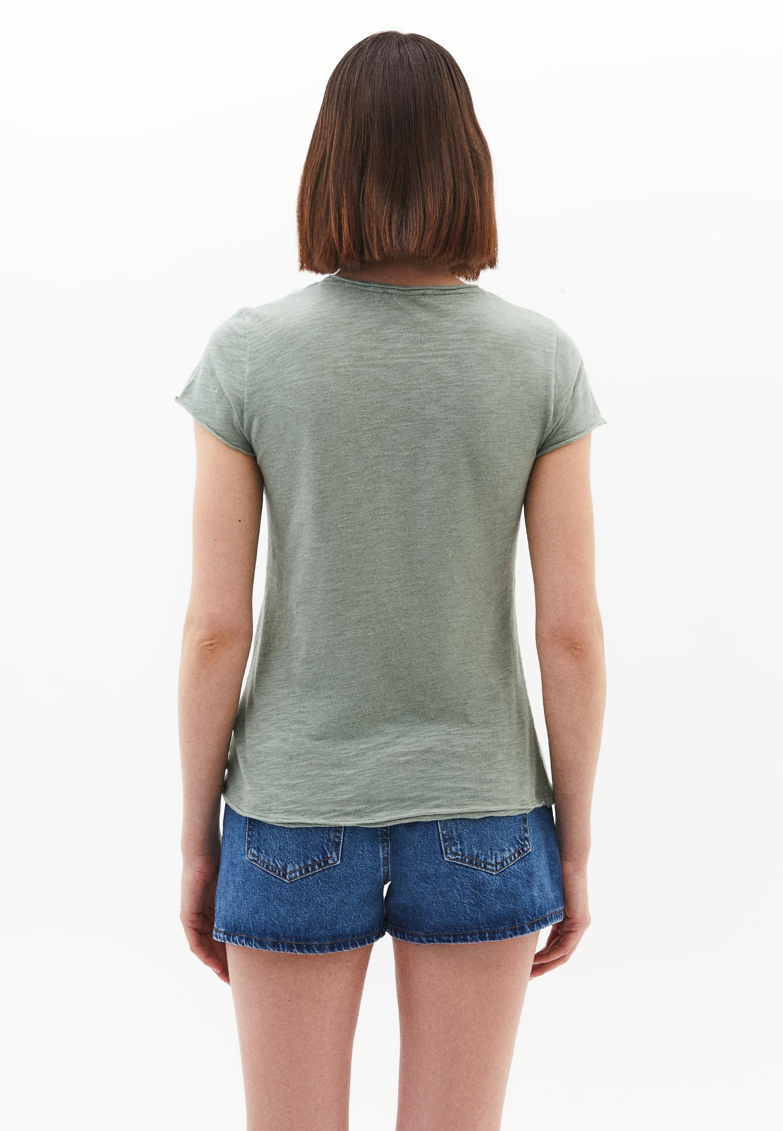 V Neck T-Shirt - LILY PAD