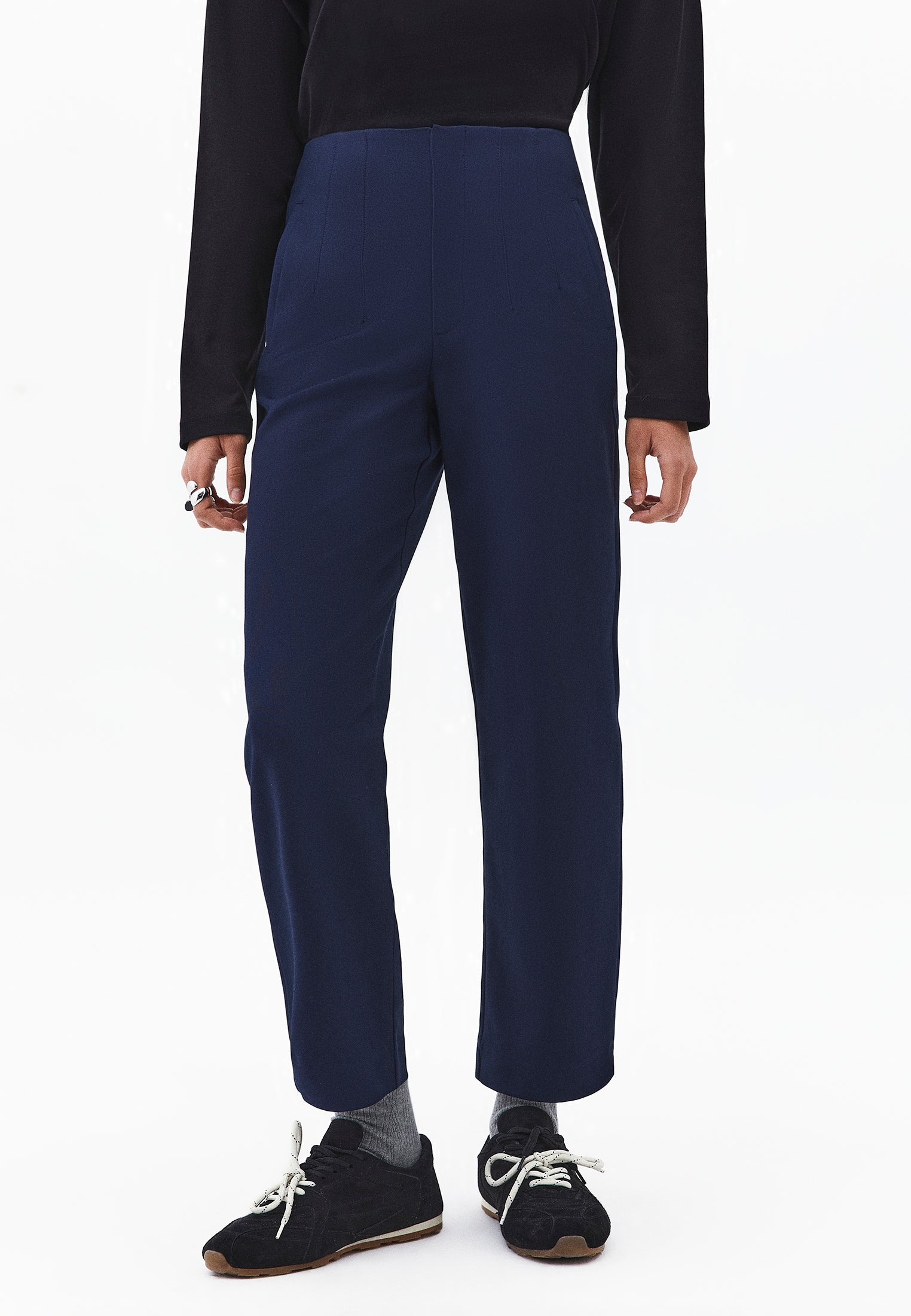 High Waist Carrot Cut Trousers - MIDNIGHT