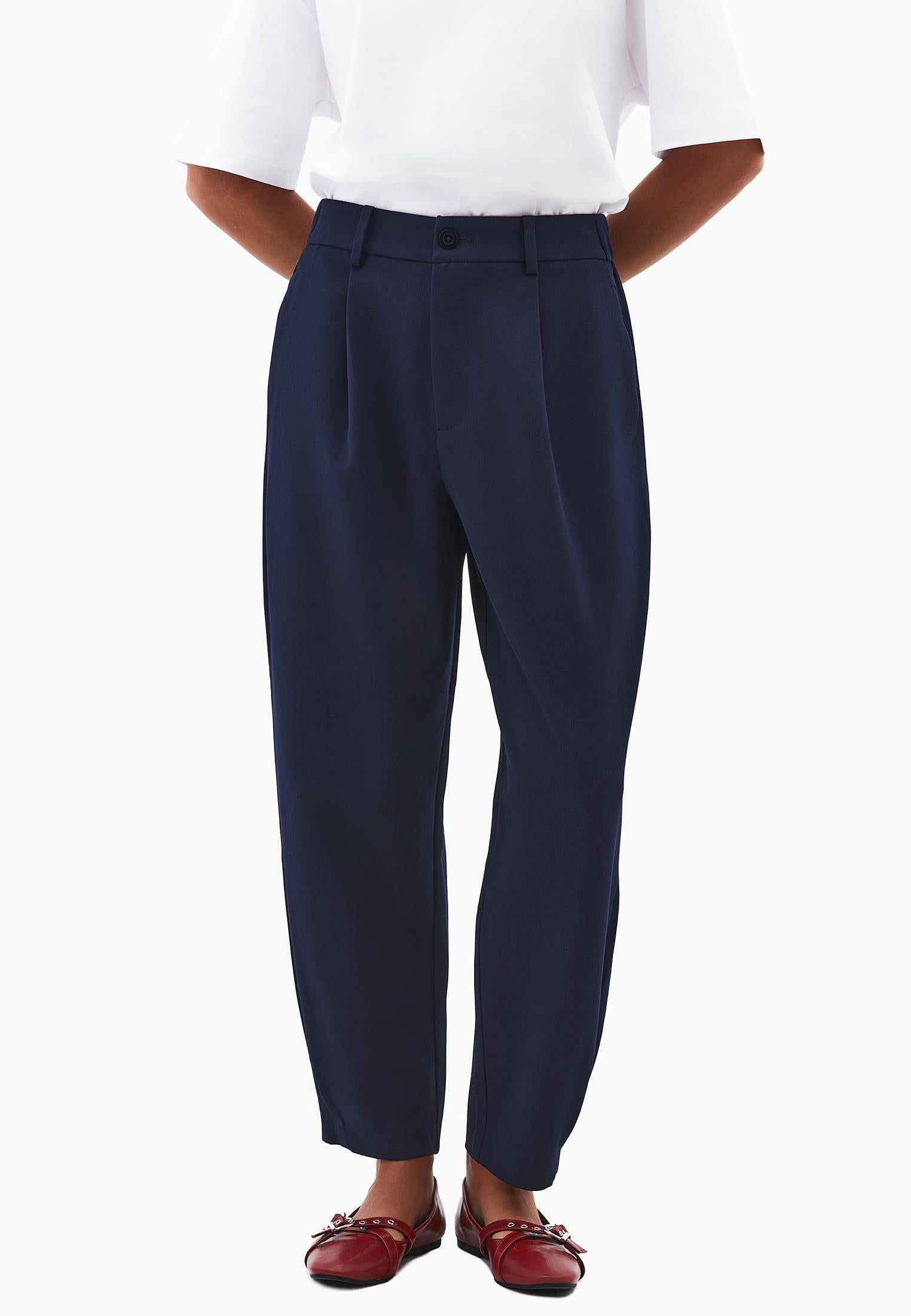Balloon Form Pleated Standard Carrot Leg Pants - MIDNIGHT