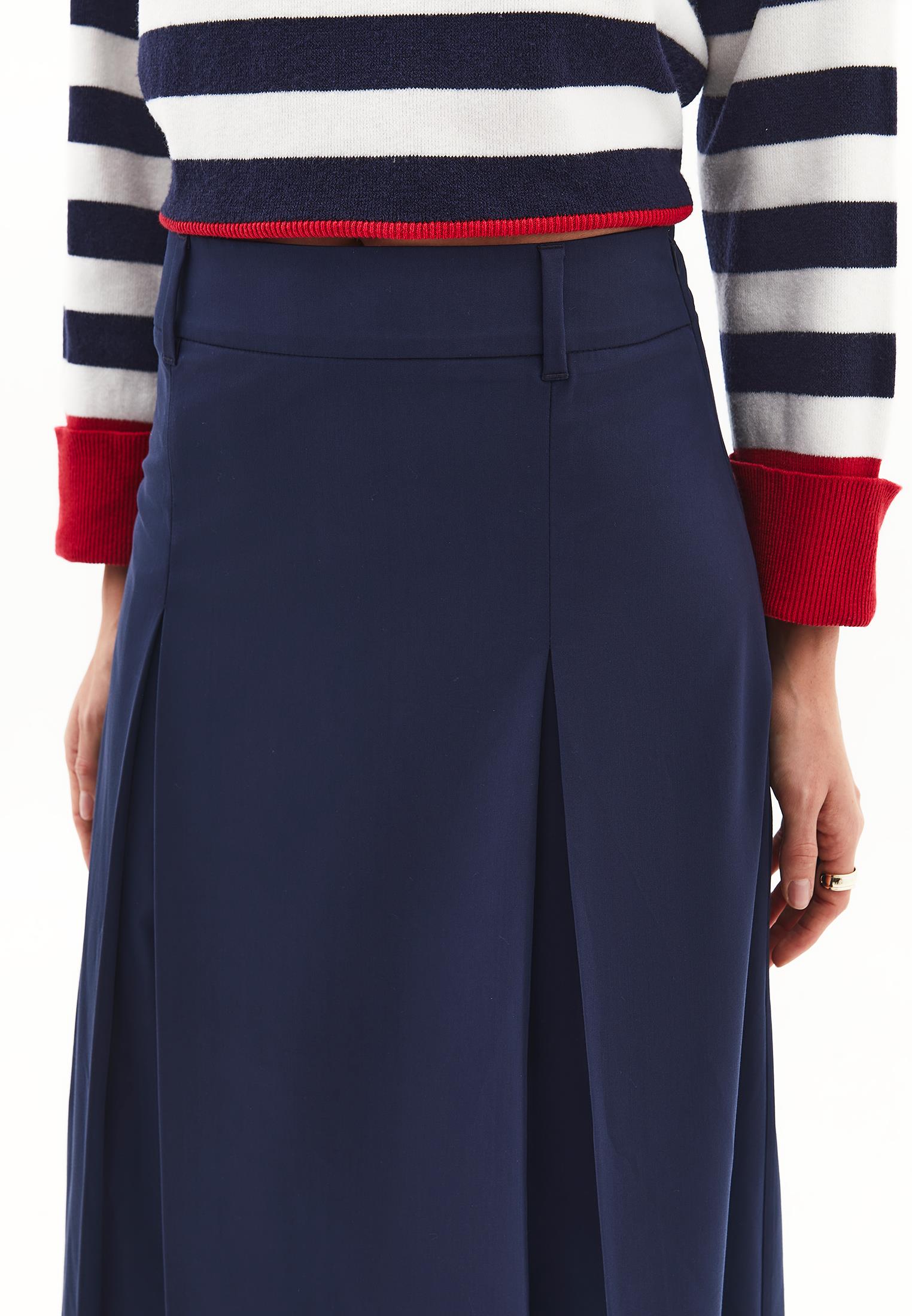 Long Pleated Skirt With Belt Detail - MIDNIGHT