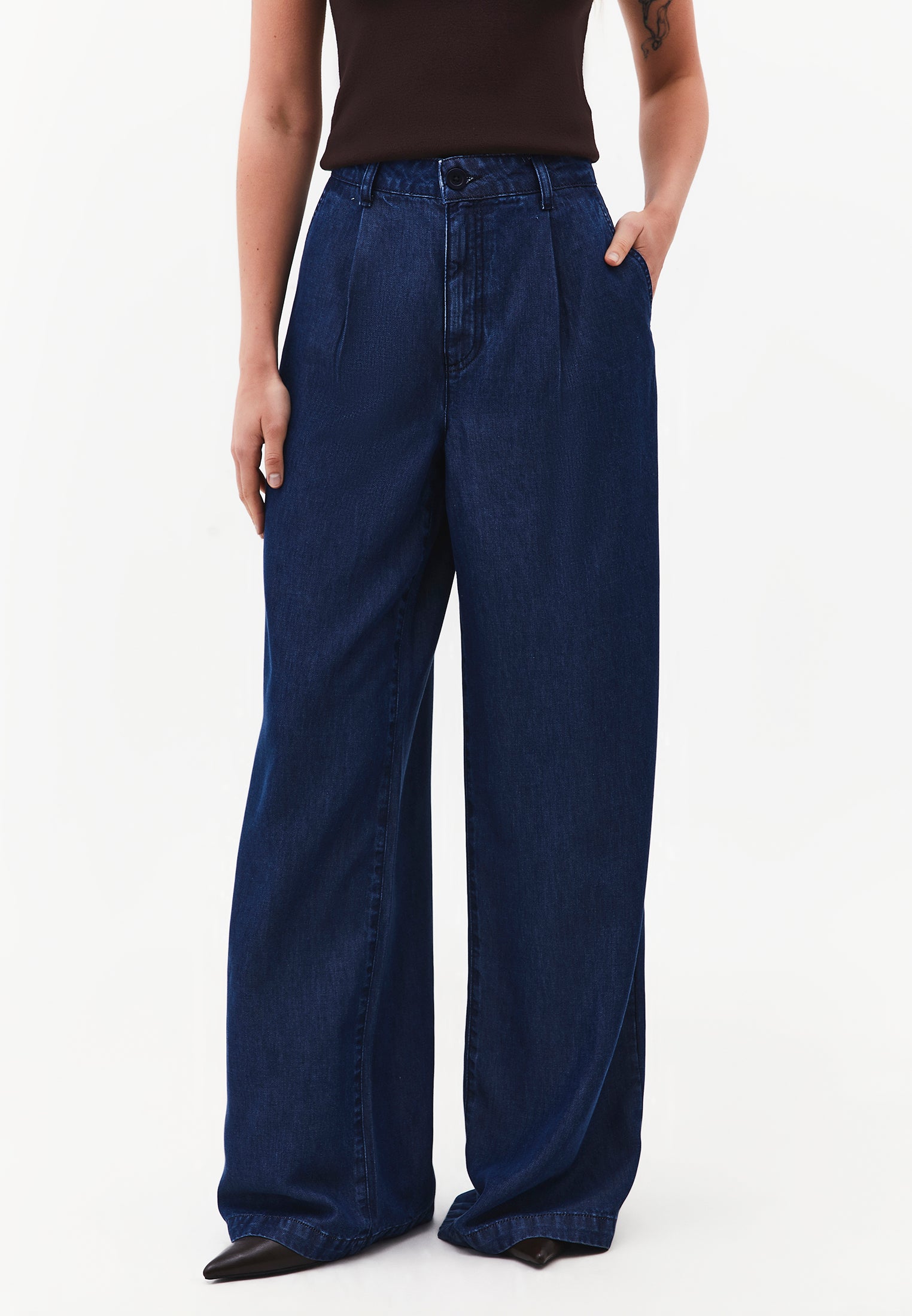 Wide Leg Regular Waist Pleated Trousers - MID BLUE DENIM