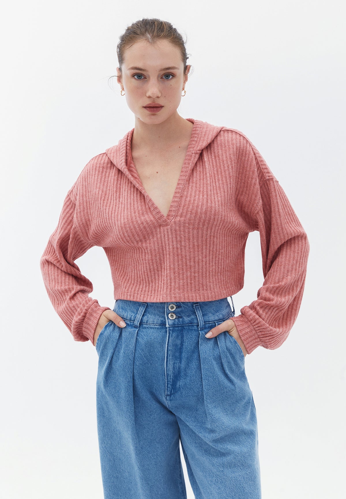 Crop Hooded Sweater - MINERAL RED