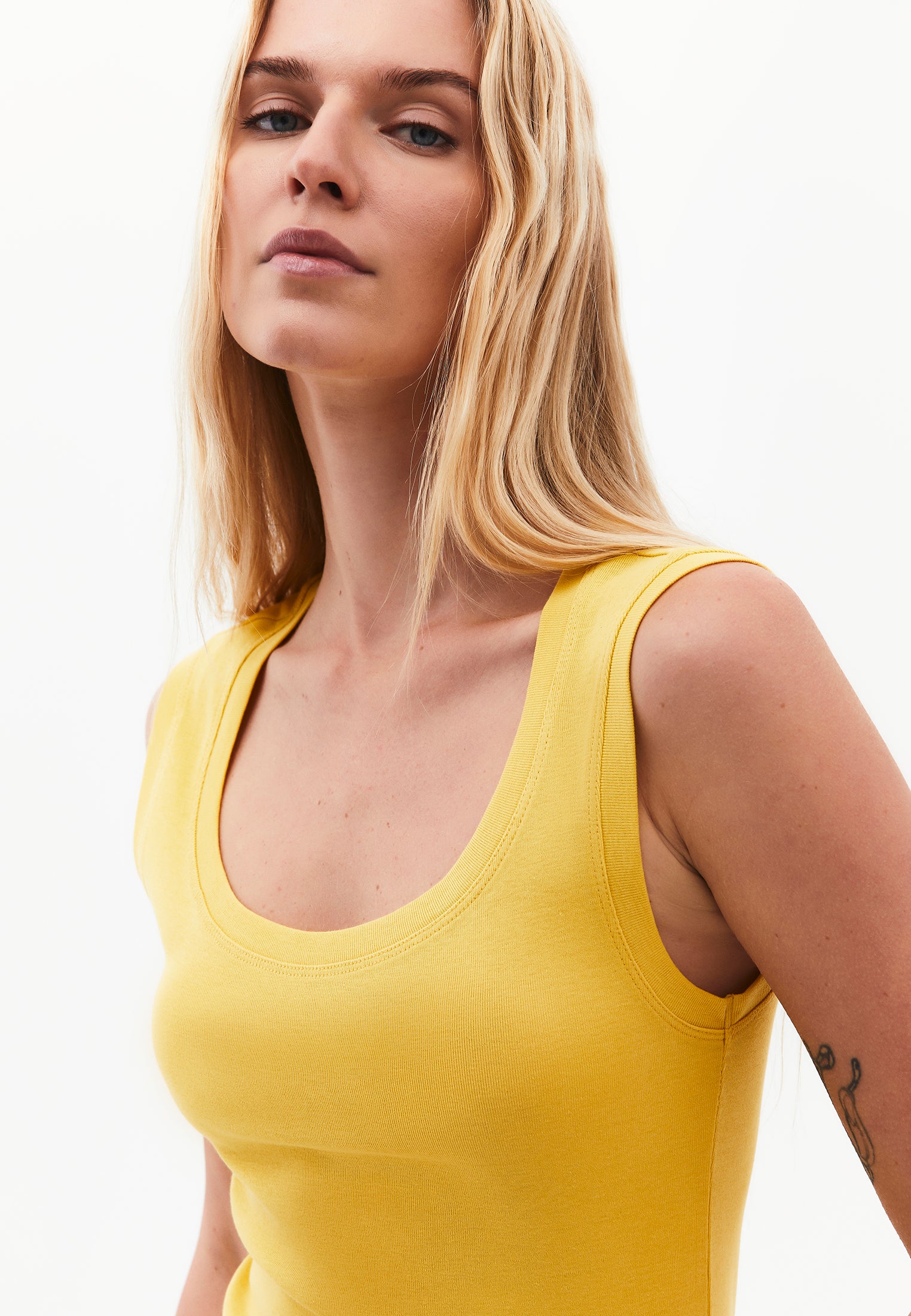 Slim Fit Sleeveless Undershirt - MISTED YELLOW