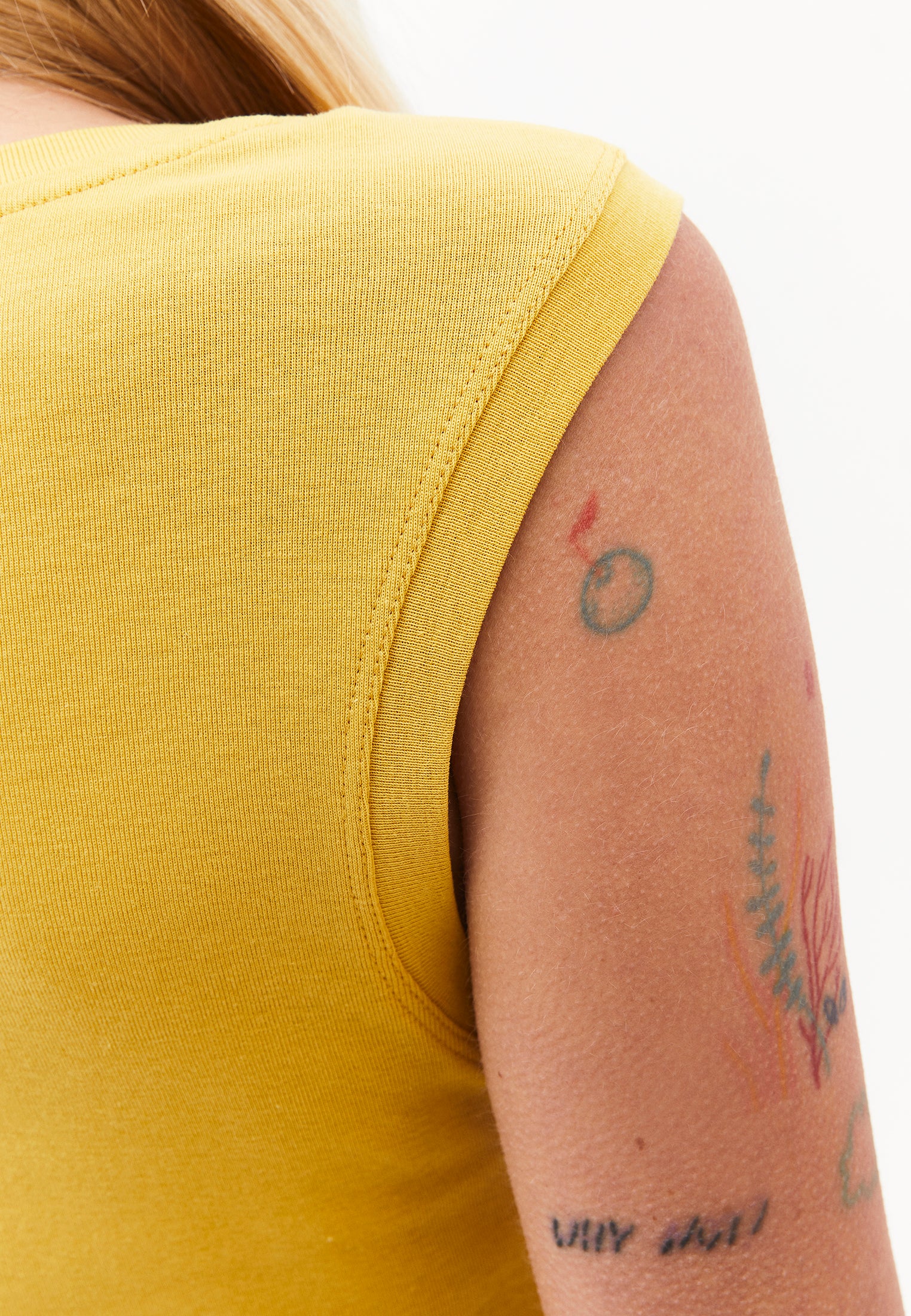 Slim Fit Sleeveless Undershirt - MISTED YELLOW