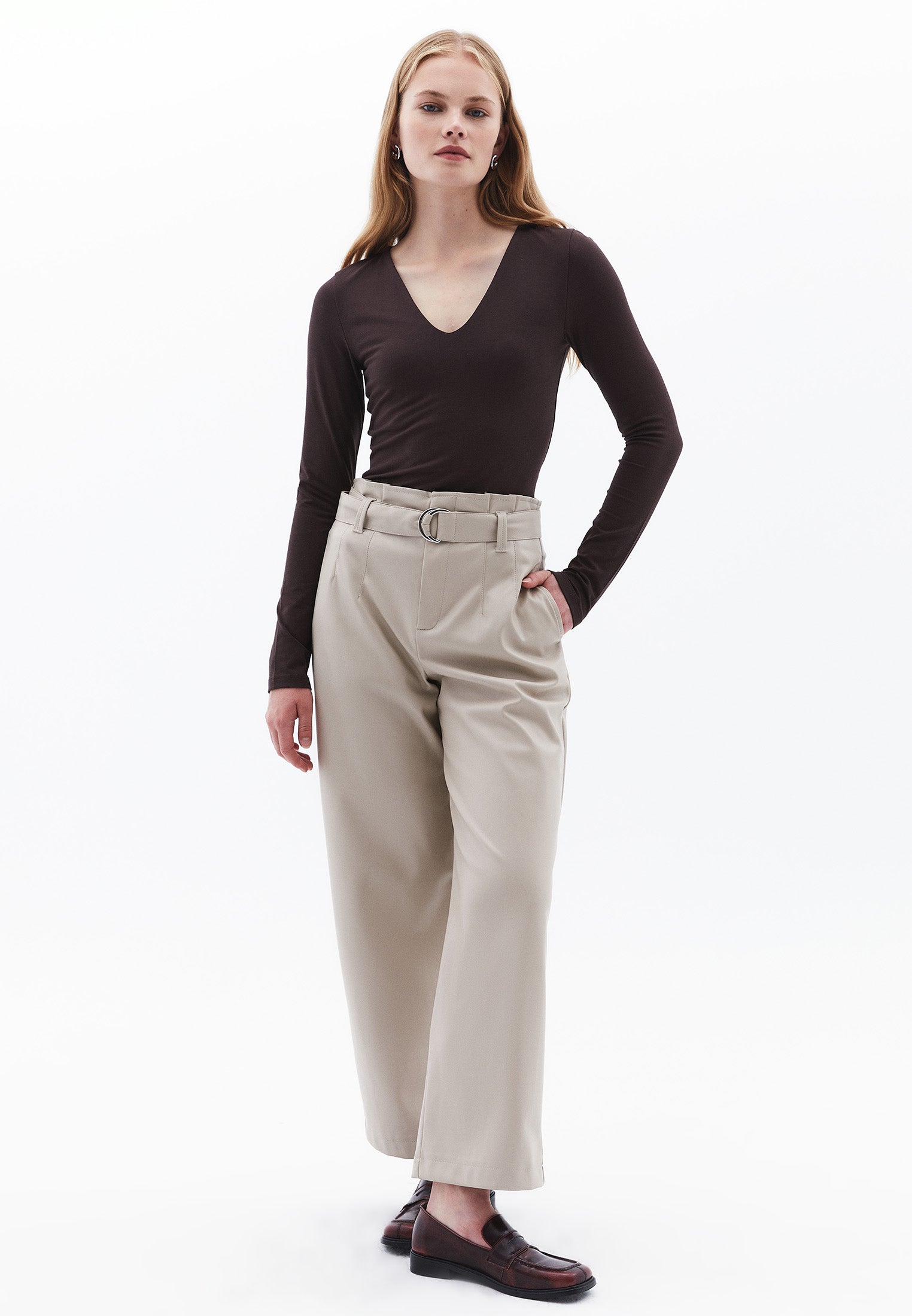 V Neck Long Sleeve T-Shirt - MOLE