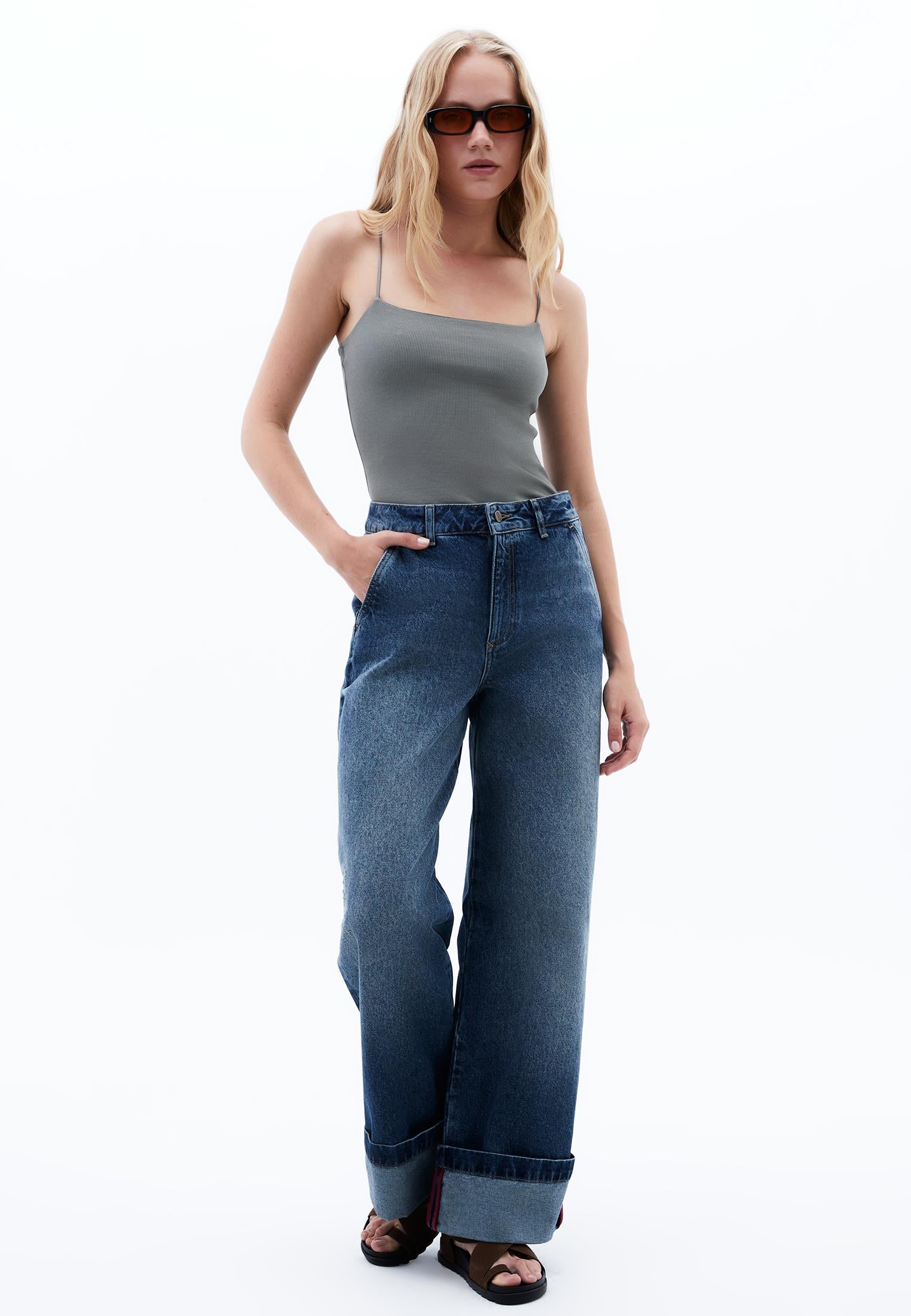 Square Neck Strap Tank Top - MULLED BASIL