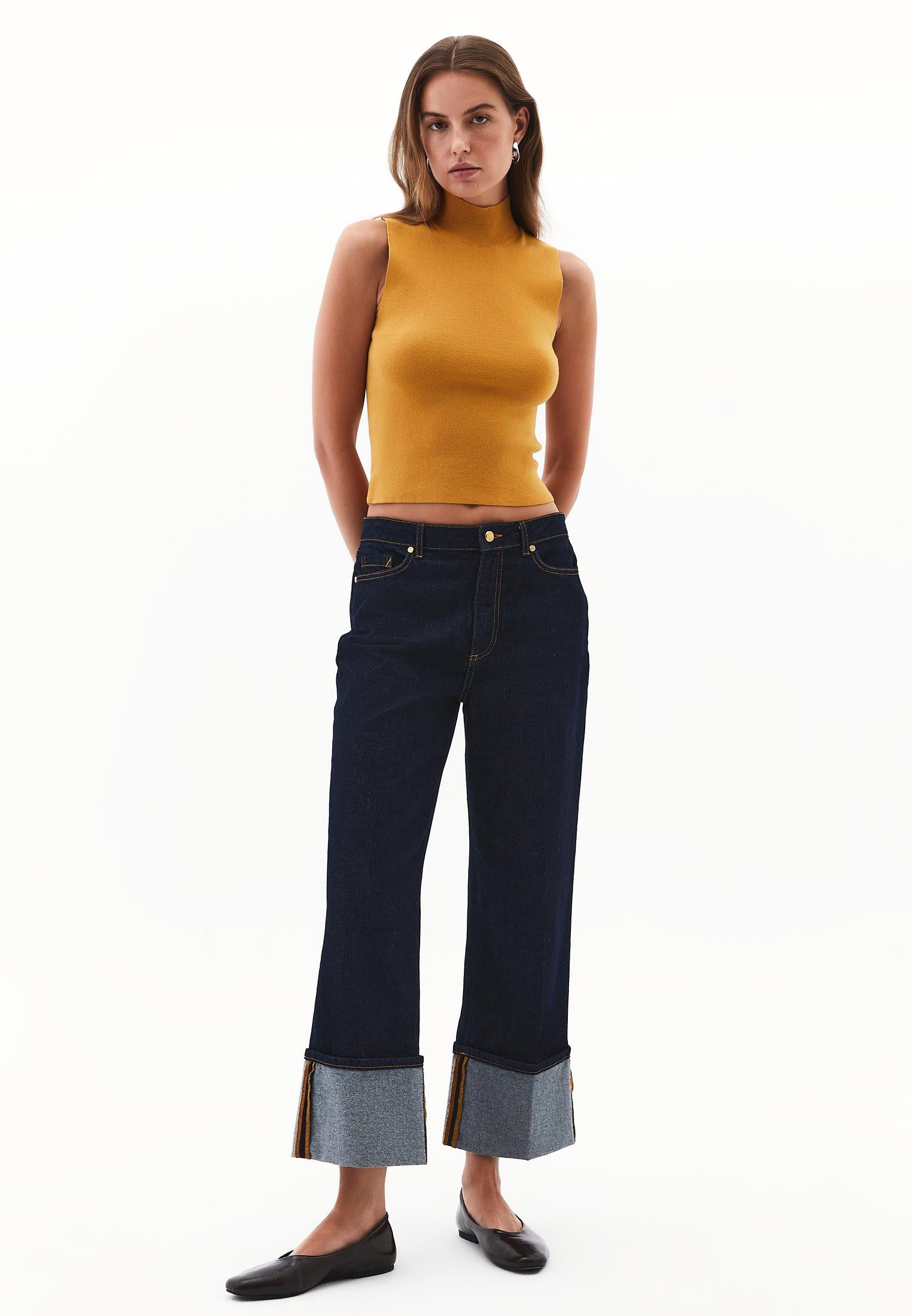 High Neck Tank Top - NARCISSUS