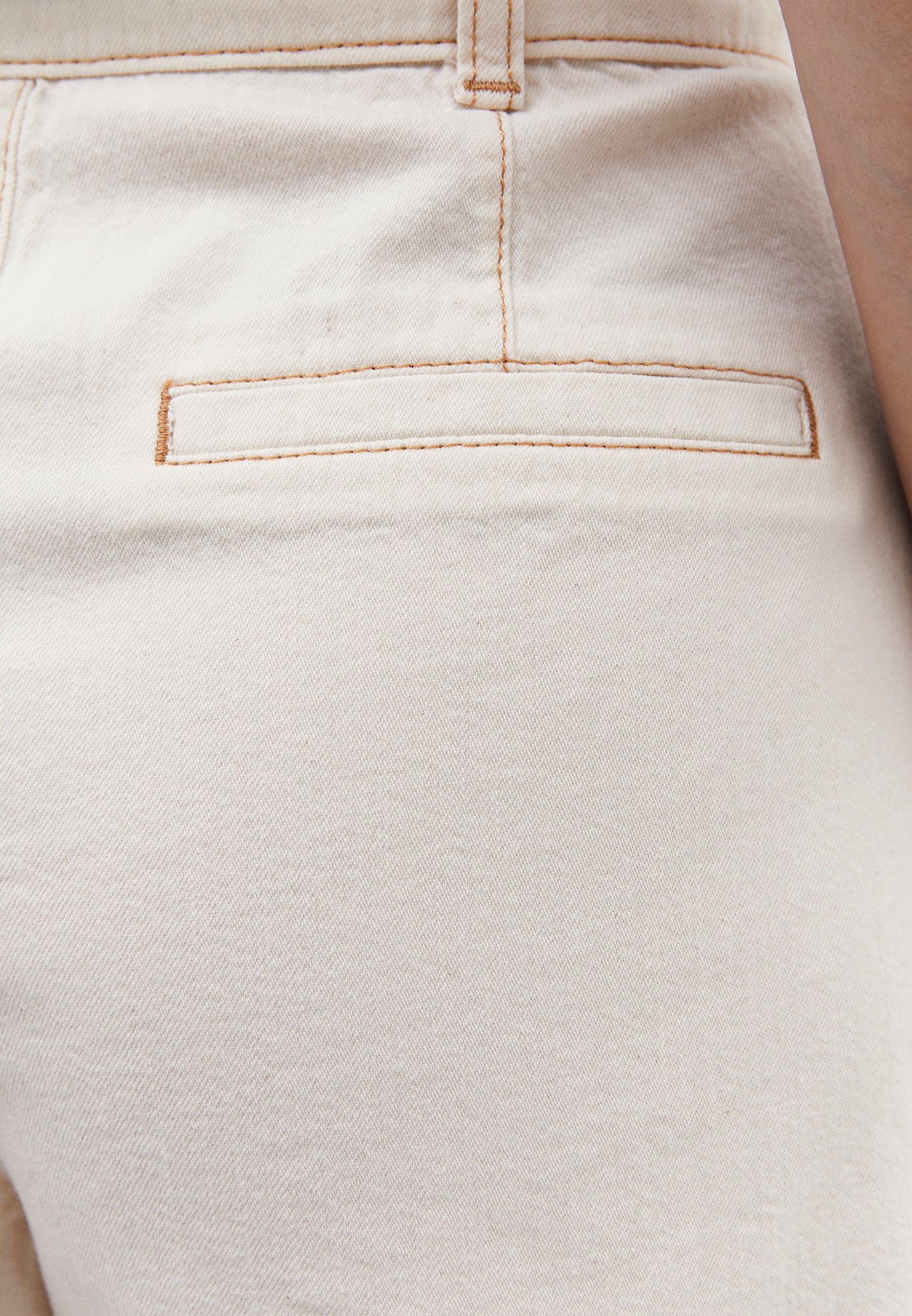 High Waist Pleated Short - NATURAL DENIM