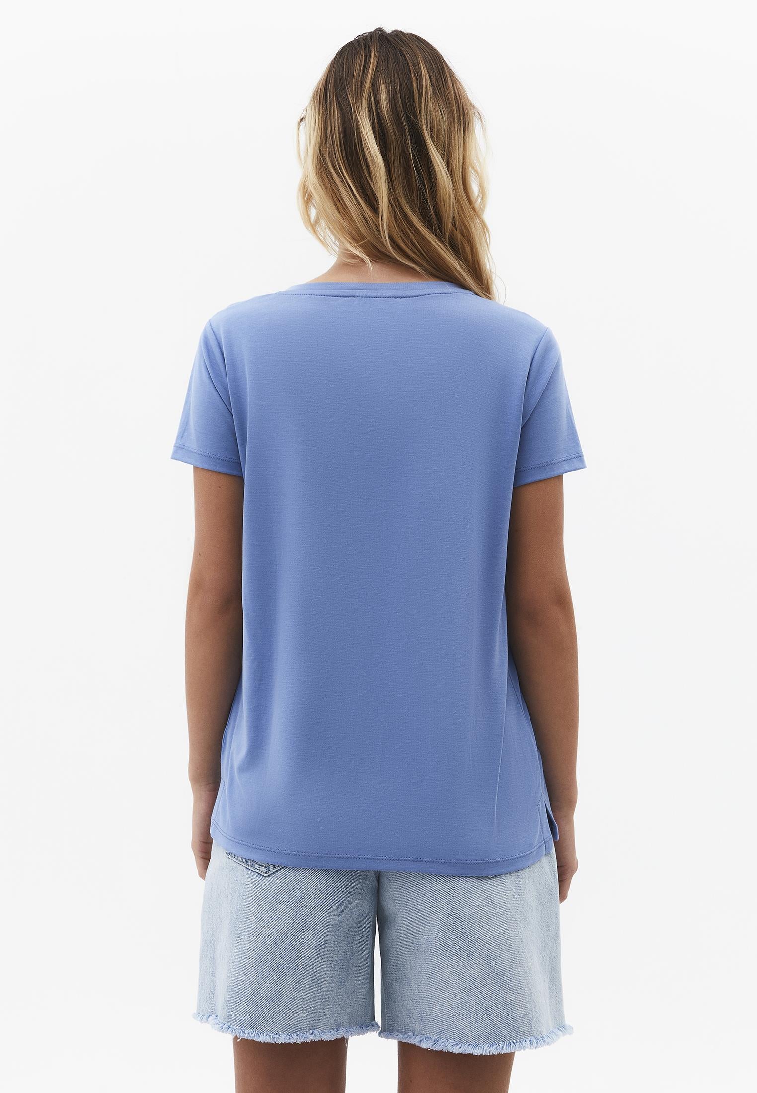 V Neck T-Shirt - QUIET HARBOR