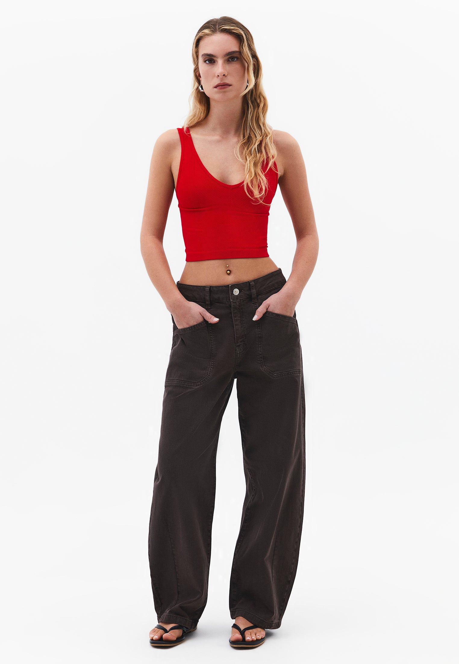 Cropped V Neck Tank Top - RACING RED