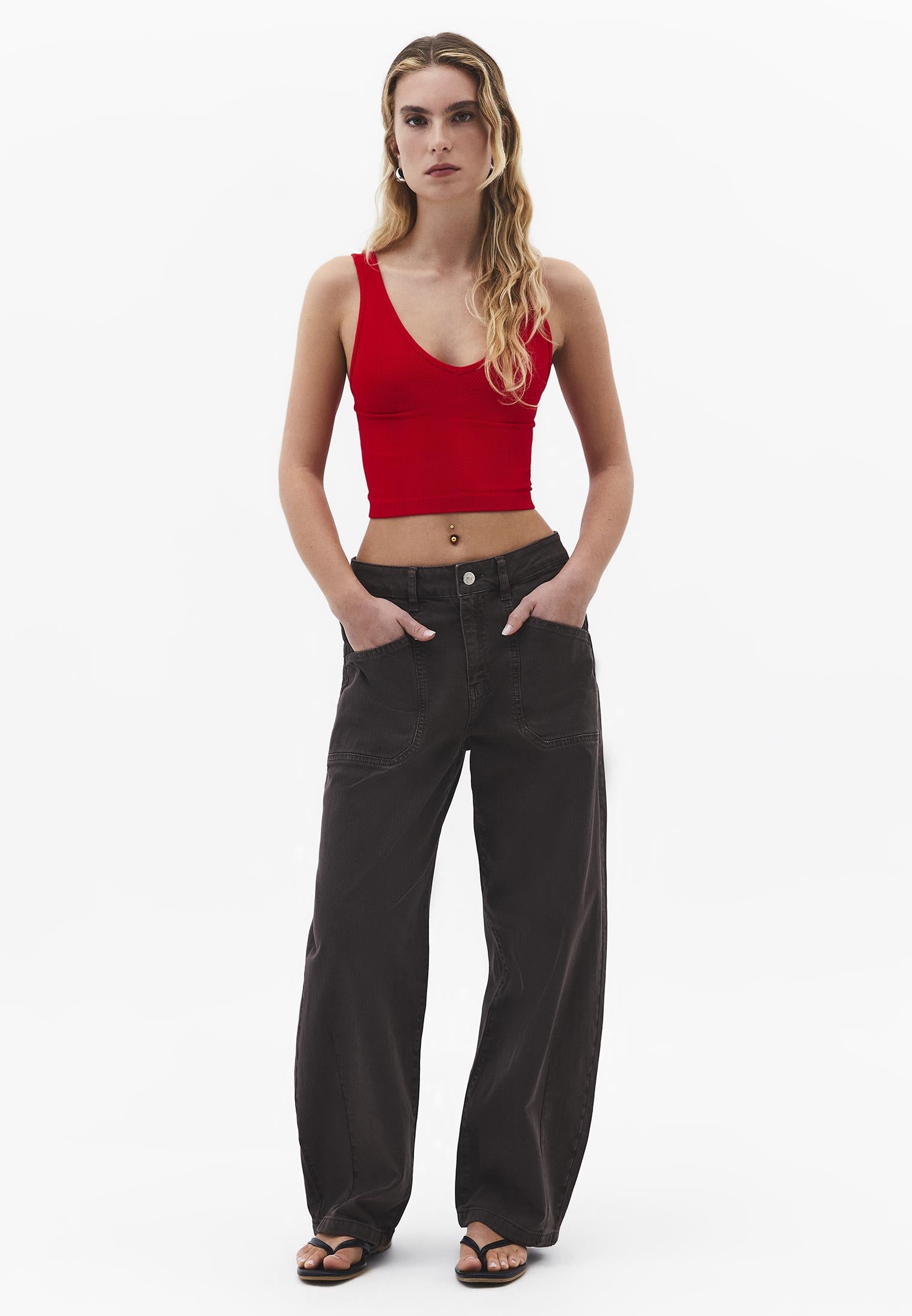 Cropped V Neck Tank Top - RACING RED