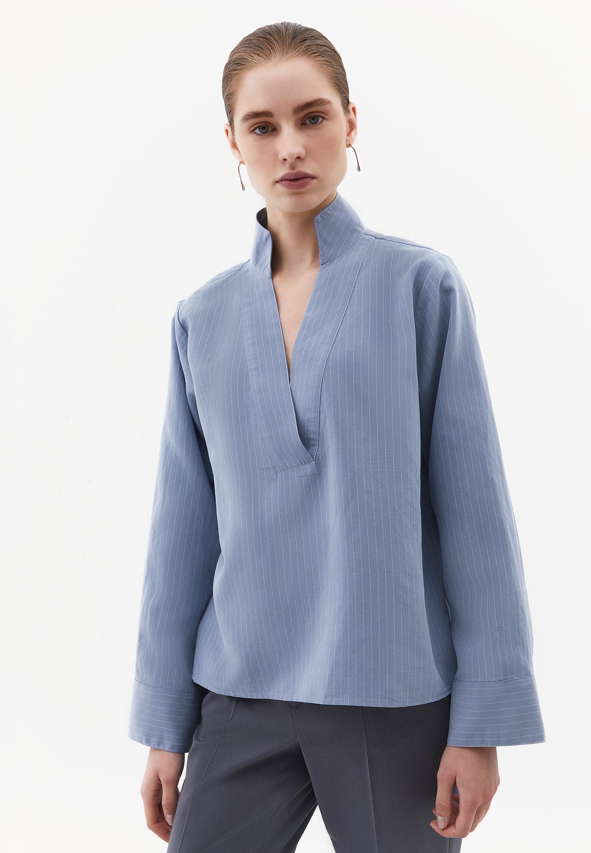 V-Neck Oversize Long Sleeve Women's Shirt - RAIN WASHED