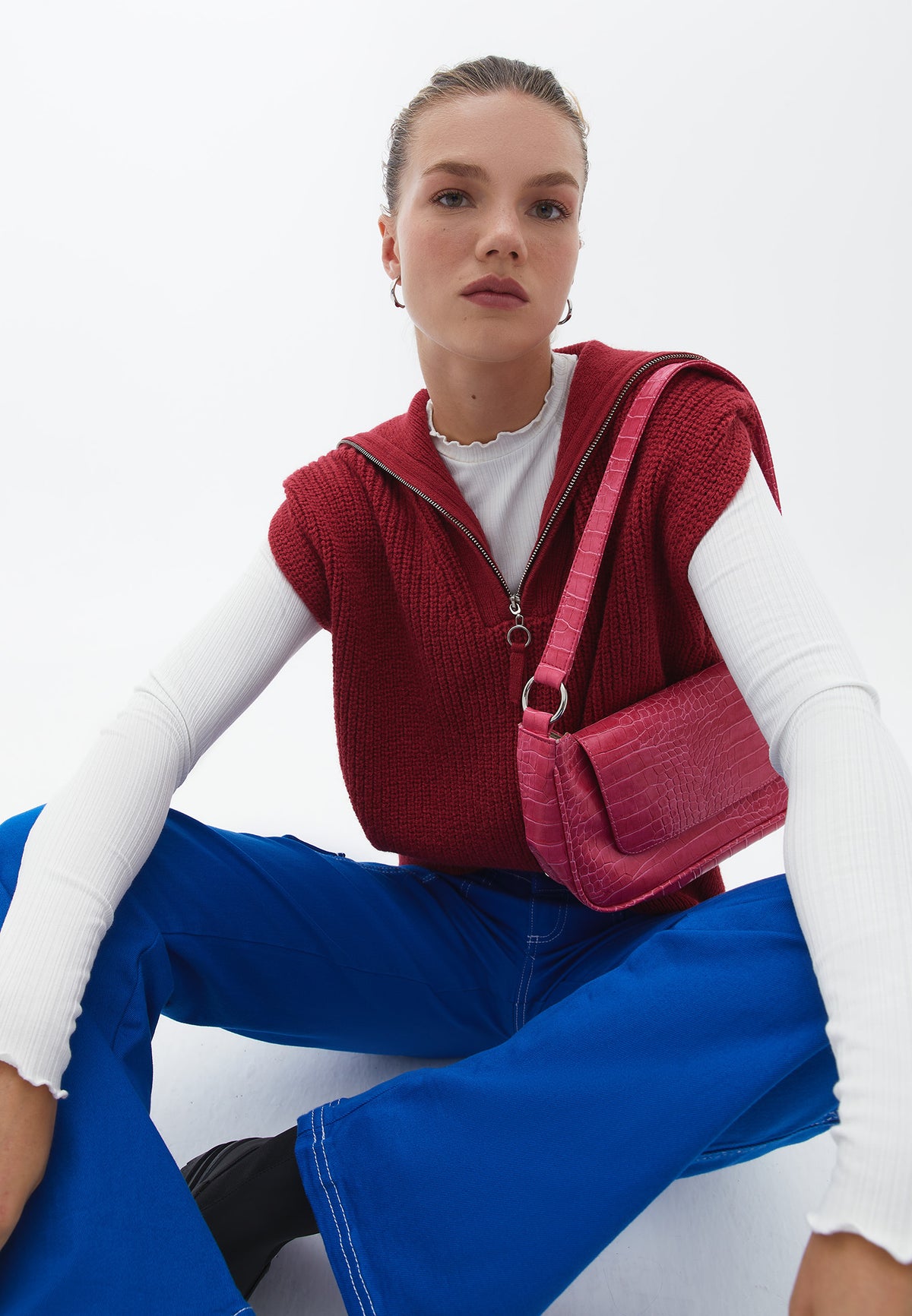 Sleeveless Vest With Polo Collar - RED BUD