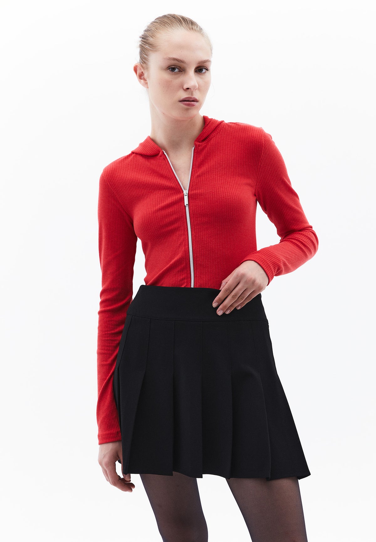Long Sleeved T-Shirt With Zipper Detail - ROCOCCO RED