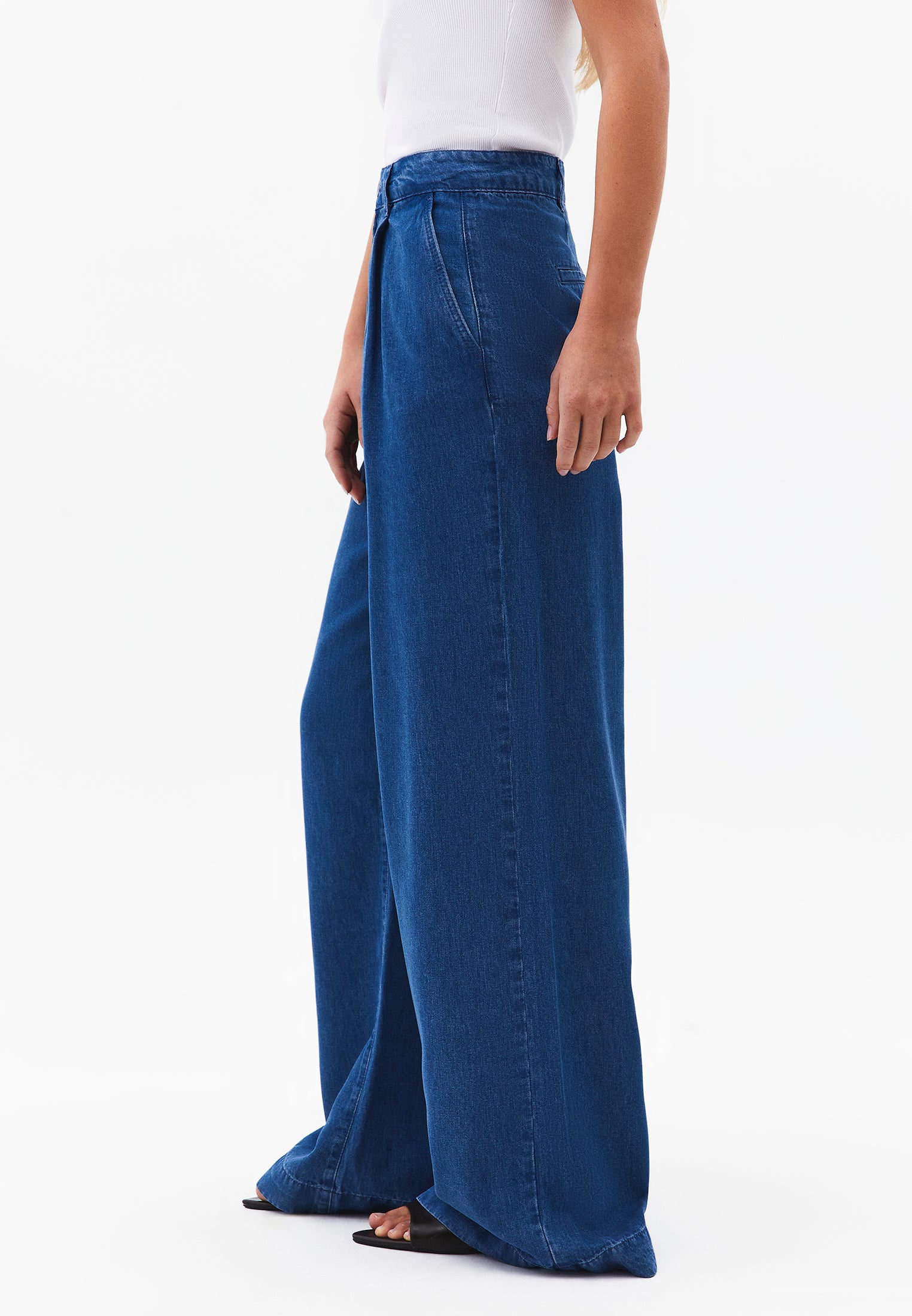 Pleated Wide Leg Pants - RODEO BLUE DENIM