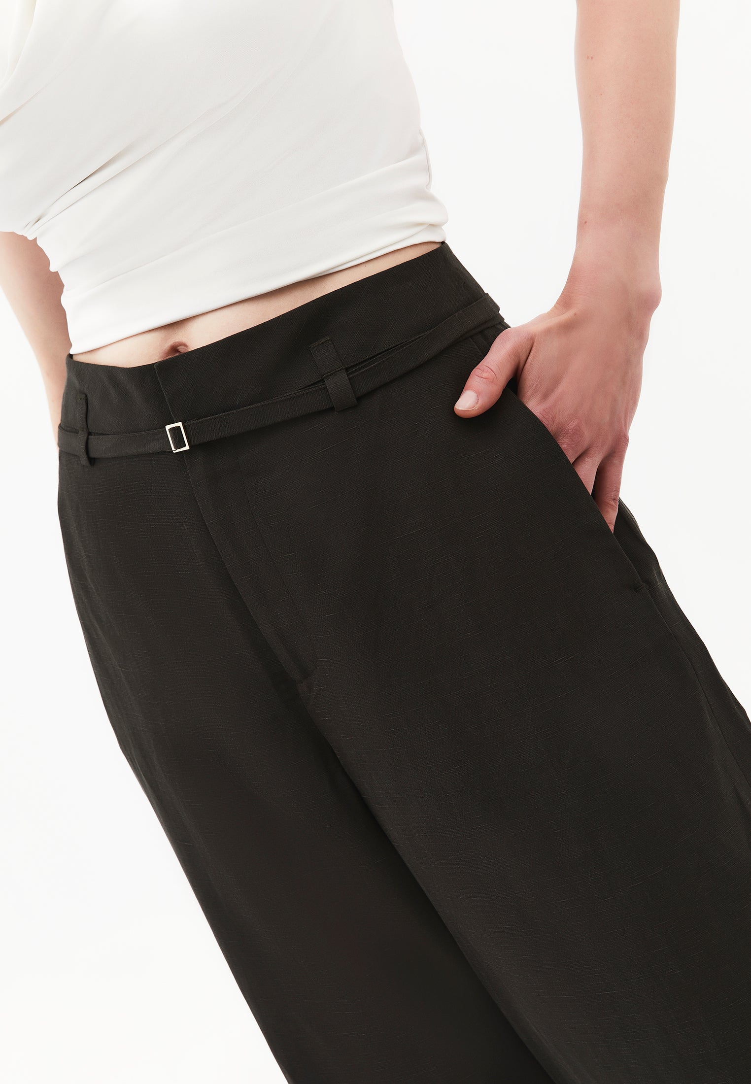 Straight Leg Pants With Belt Detail - ROSIN