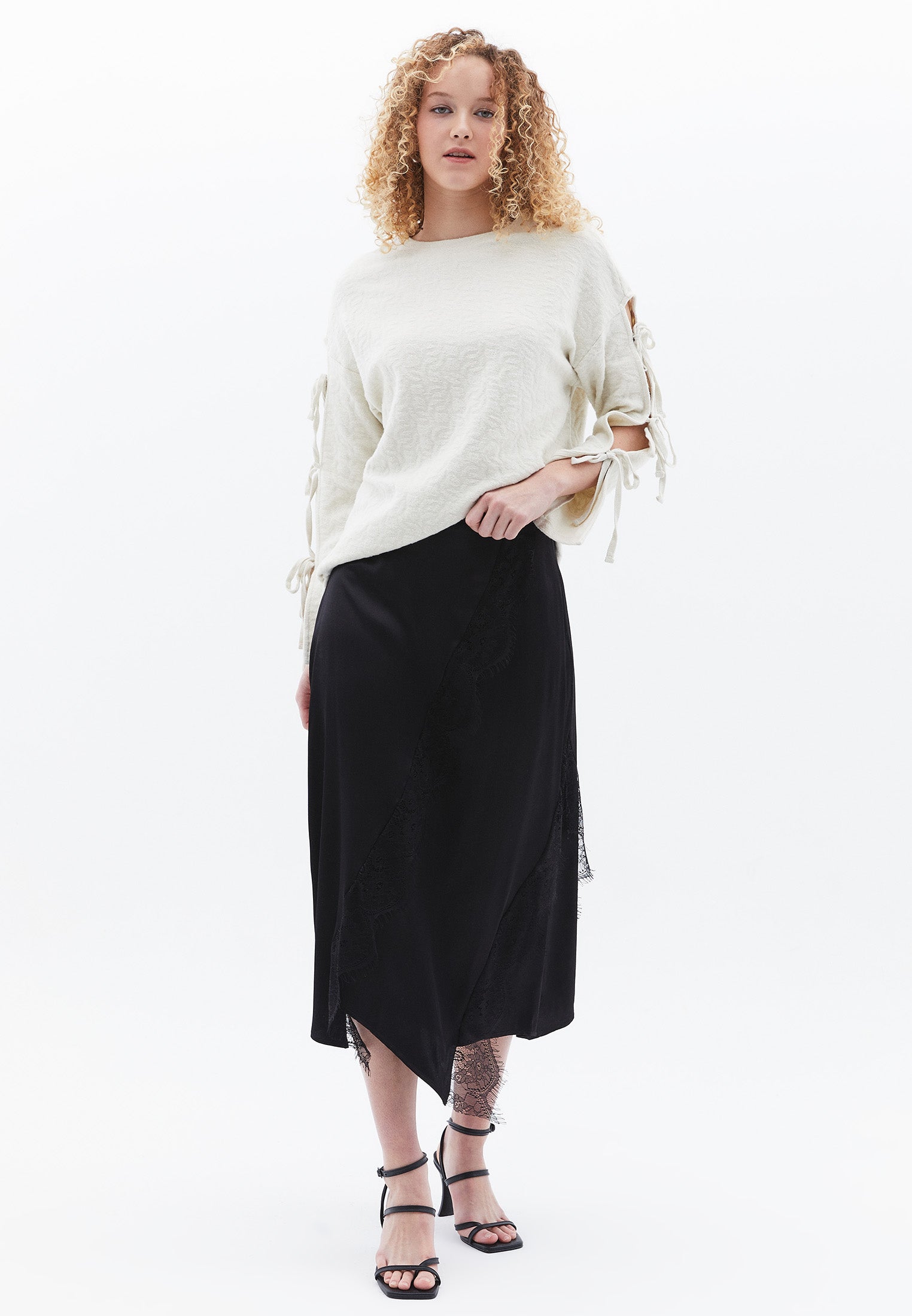 Crew Neck Long Sleeve Detailed Sweatshirt - SILVER BIRCH