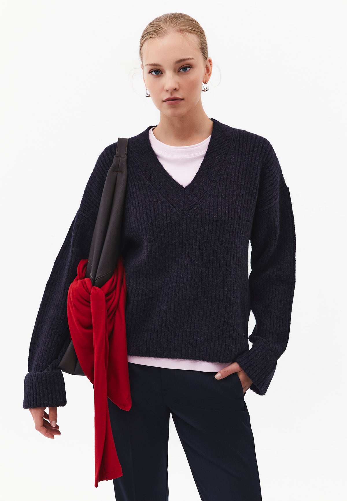 Loose V-Neck Sweater - SKY CAPTAIN