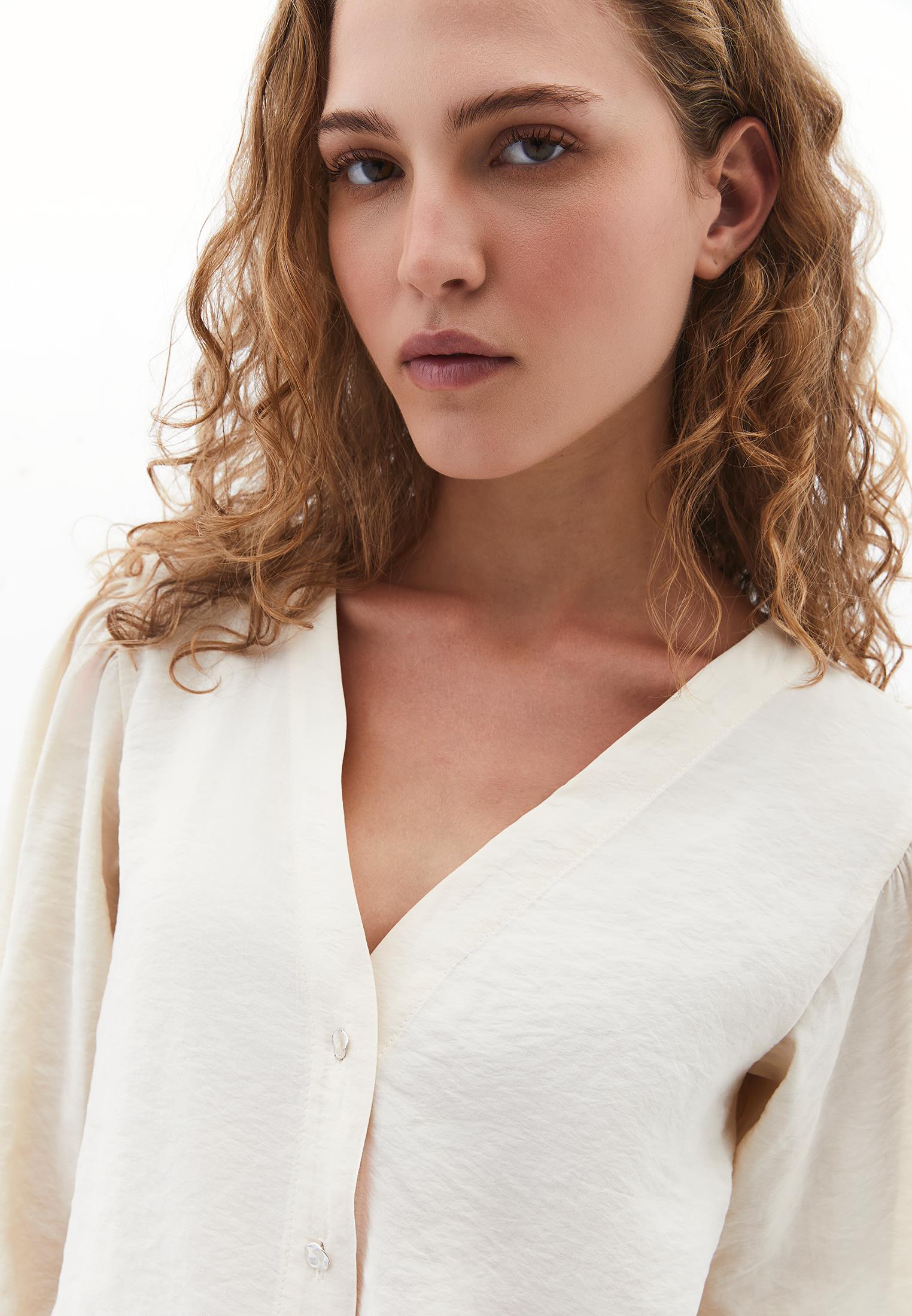 V Neck Buttoned Shirt - TURTLEDOVE