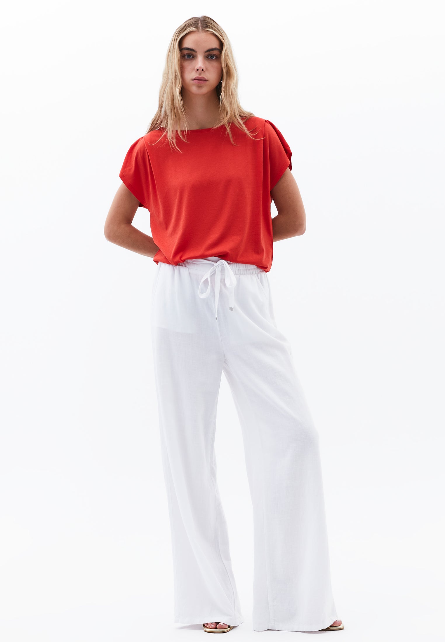 Boat Neck Loose Fit T-Shirt - VALIANT POPPY